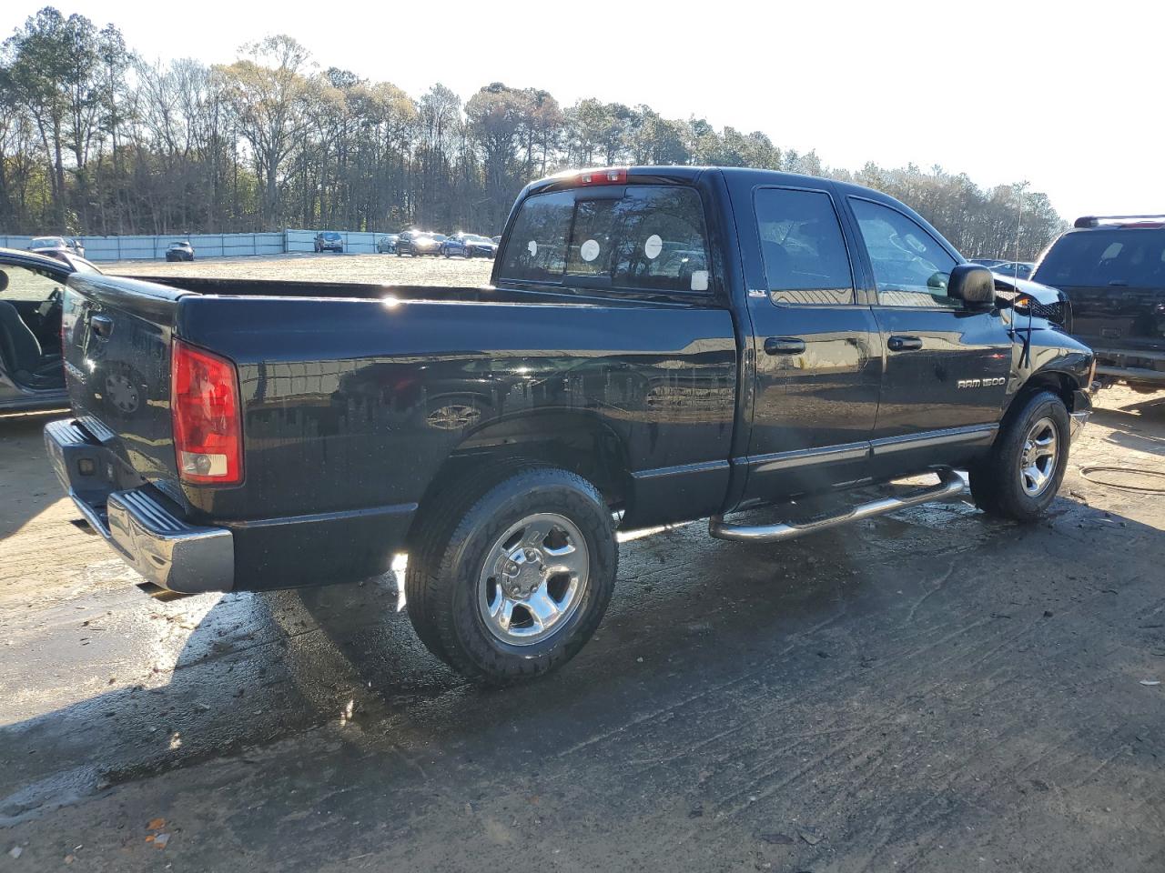 Photo 2 VIN: 1D7HA18N52J267451 - DODGE RAM 