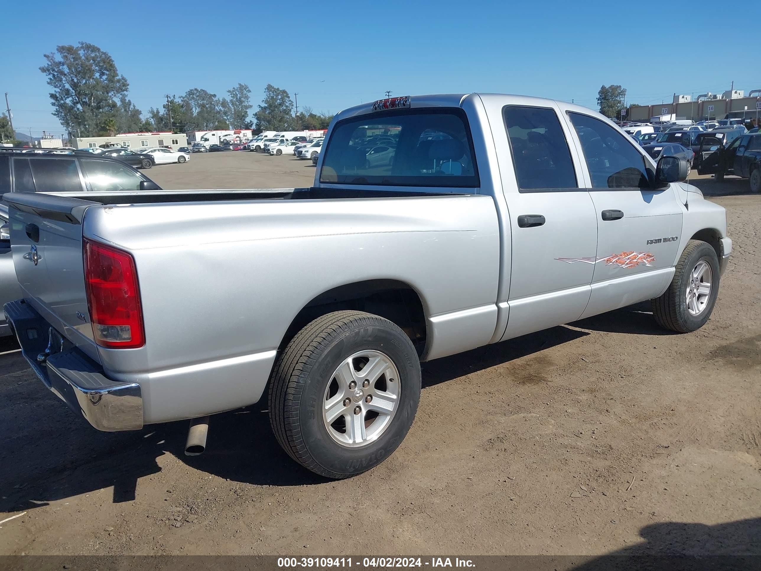 Photo 3 VIN: 1D7HA18N56S642240 - DODGE RAM 