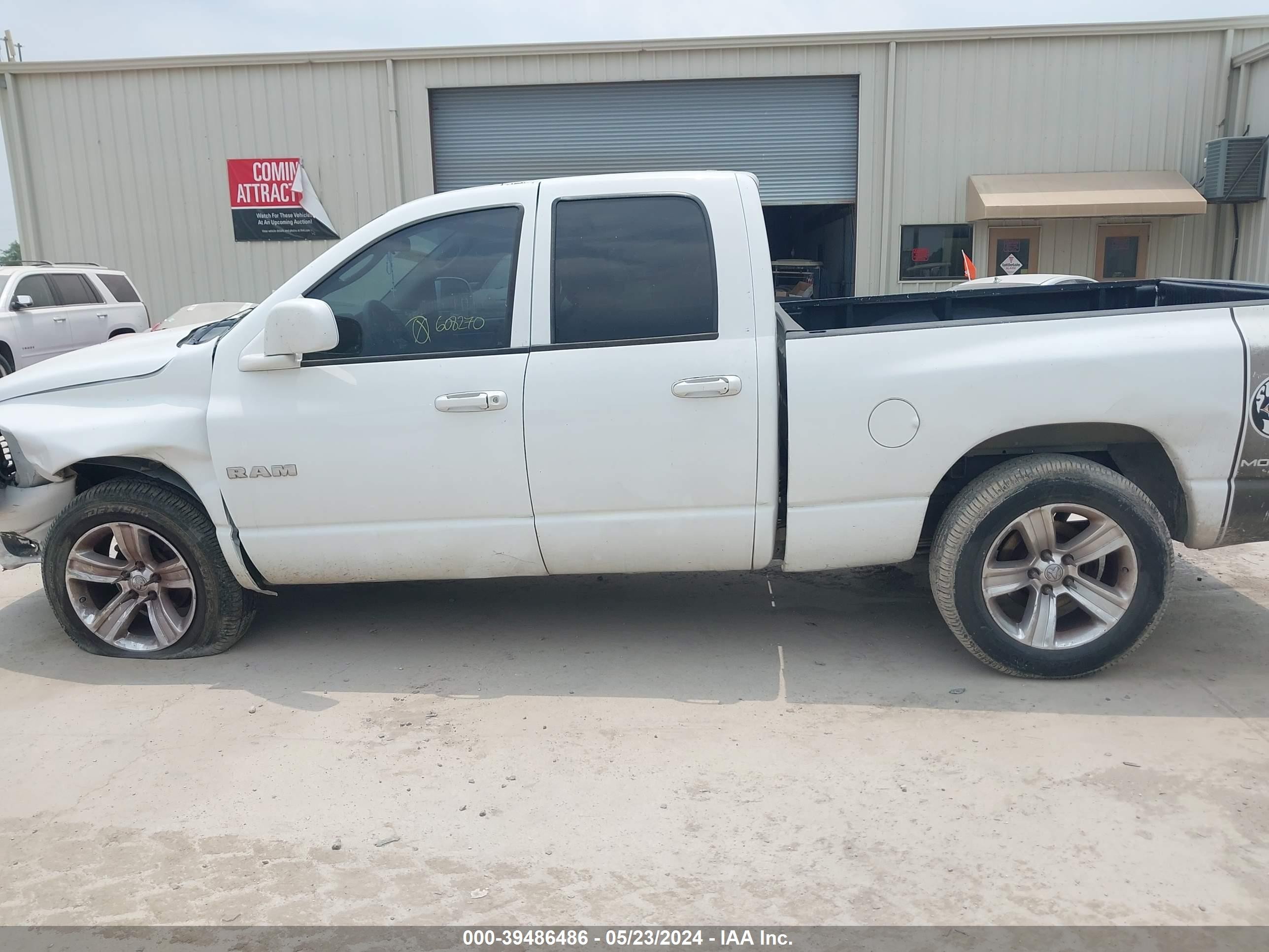 Photo 12 VIN: 1D7HA18N58S608270 - DODGE RAM 