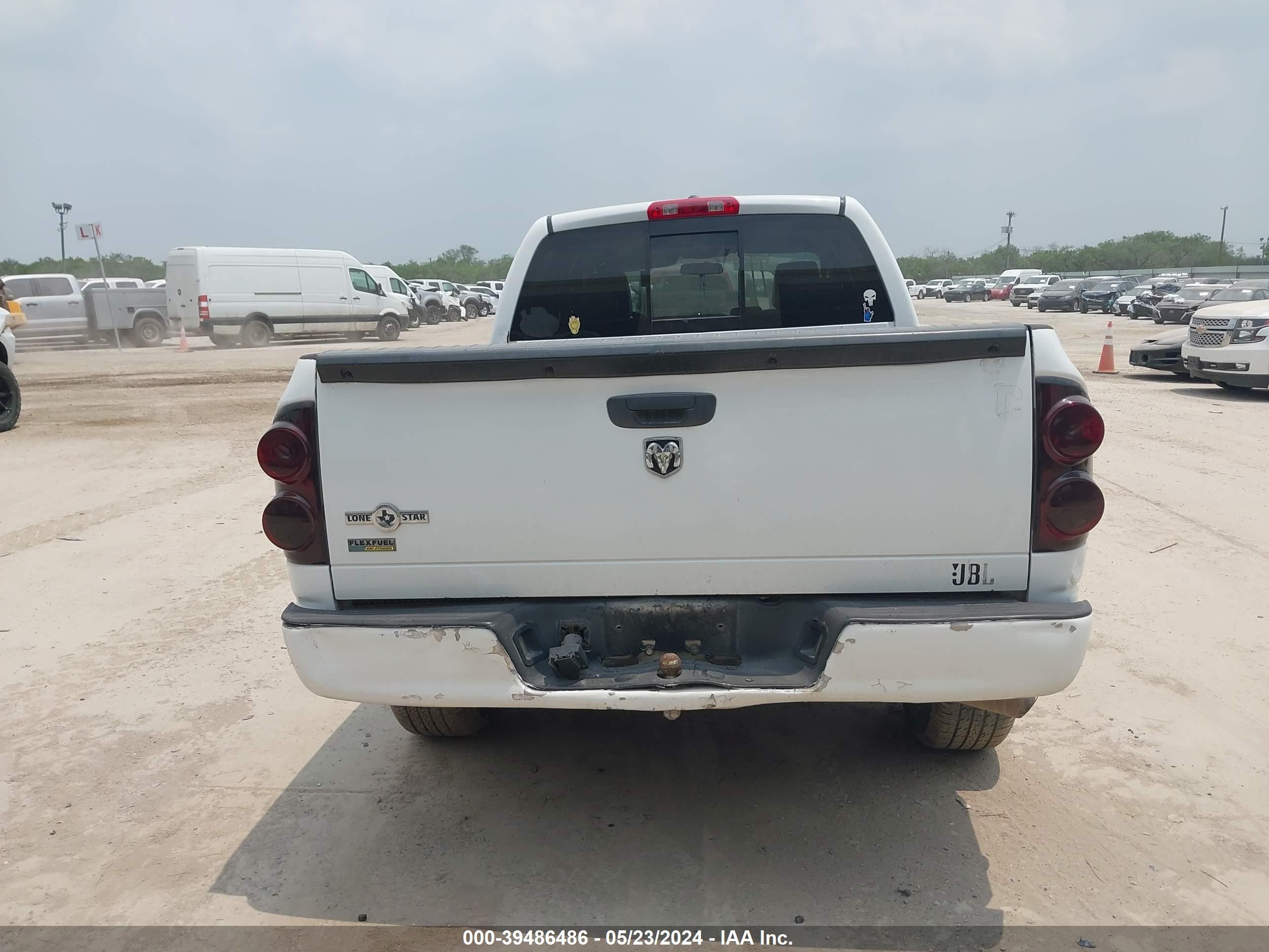 Photo 14 VIN: 1D7HA18N58S608270 - DODGE RAM 