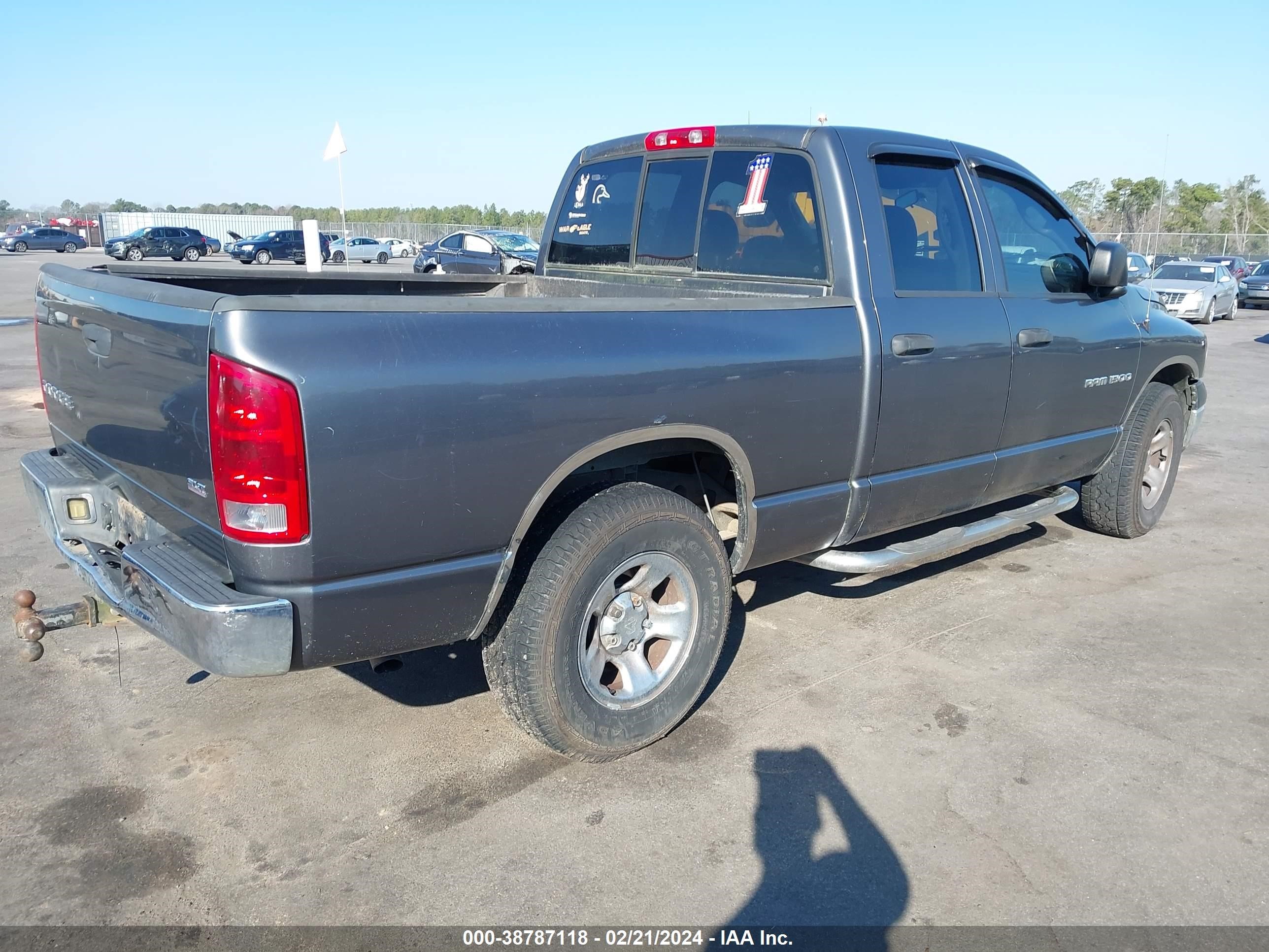 Photo 3 VIN: 1D7HA18N73J634349 - DODGE RAM 