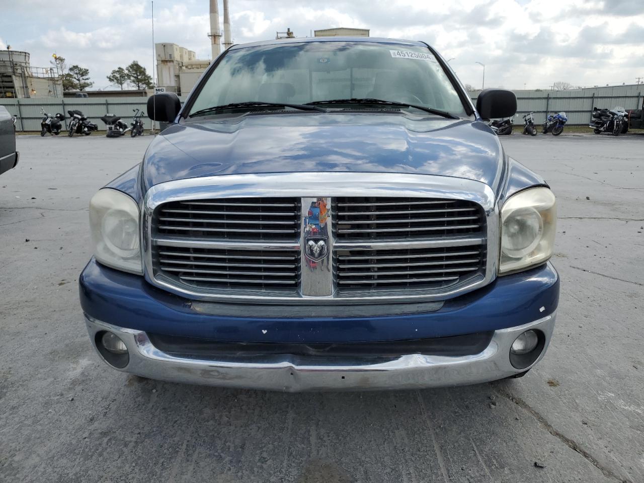 Photo 4 VIN: 1D7HA18N78S636118 - DODGE RAM 