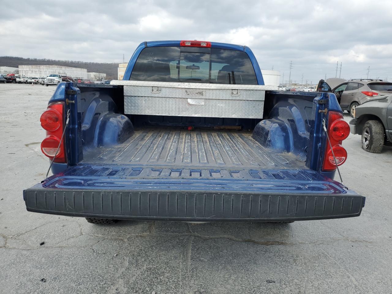 Photo 5 VIN: 1D7HA18N78S636118 - DODGE RAM 