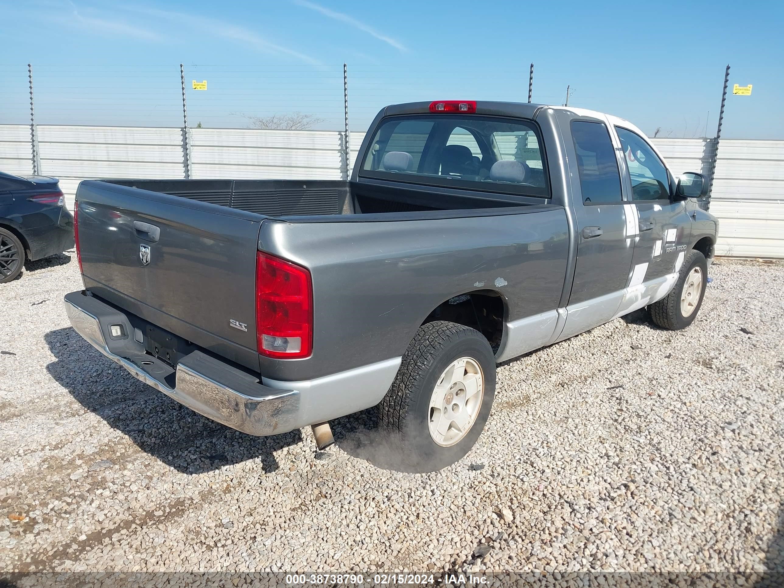 Photo 3 VIN: 1D7HA18N85S251582 - DODGE RAM 