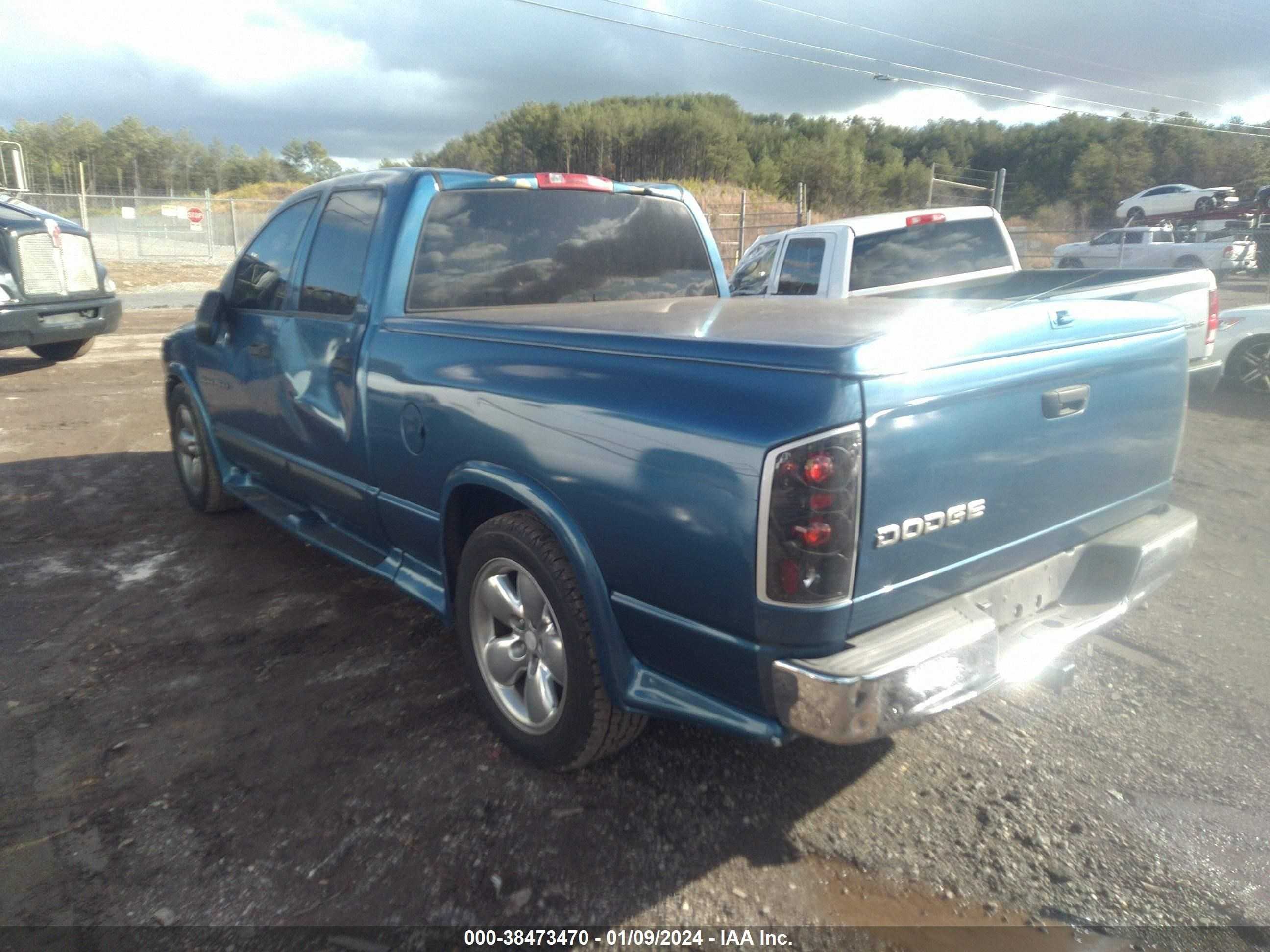 Photo 2 VIN: 1D7HA18N92S647211 - DODGE RAM 