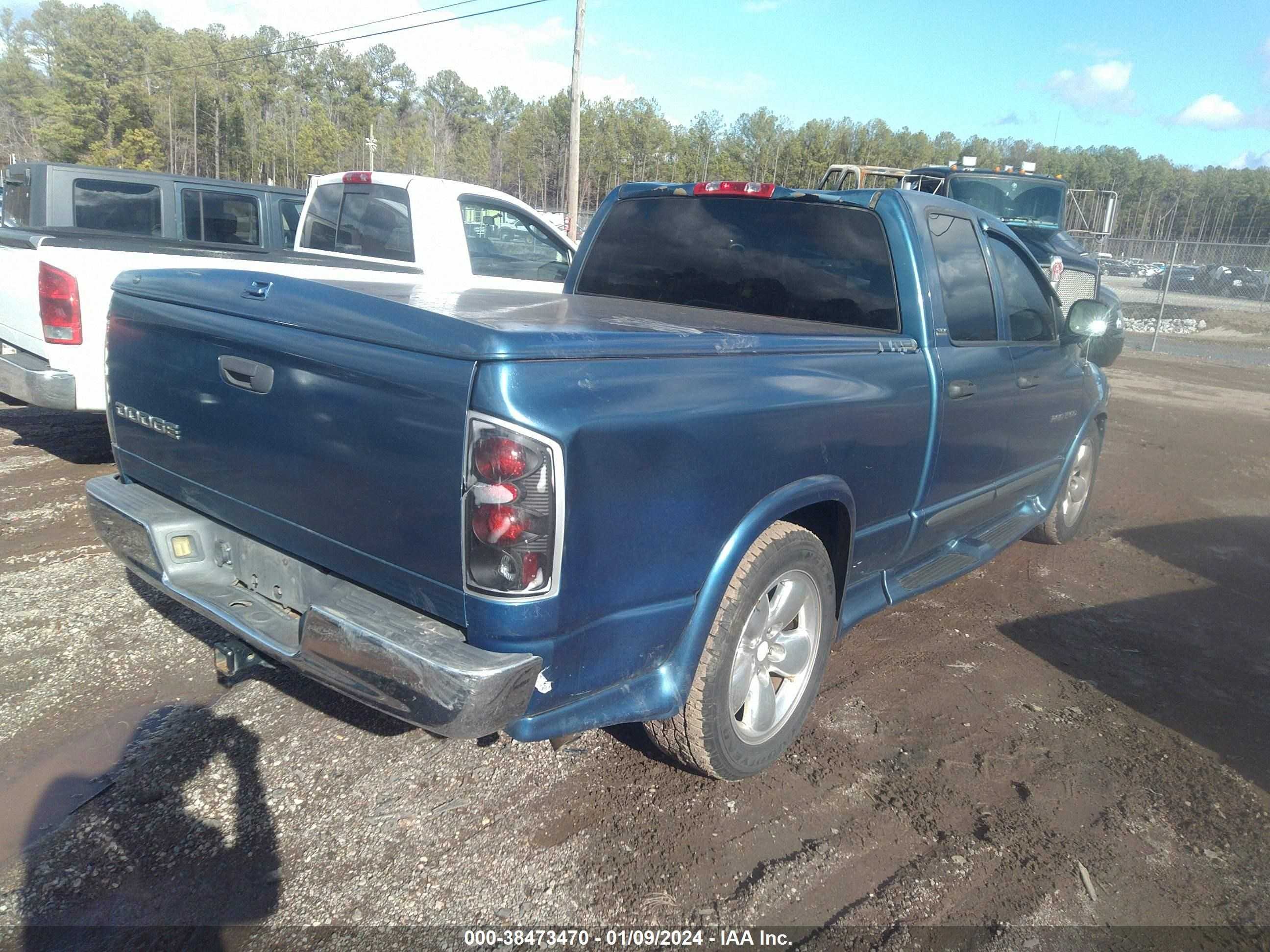 Photo 3 VIN: 1D7HA18N92S647211 - DODGE RAM 