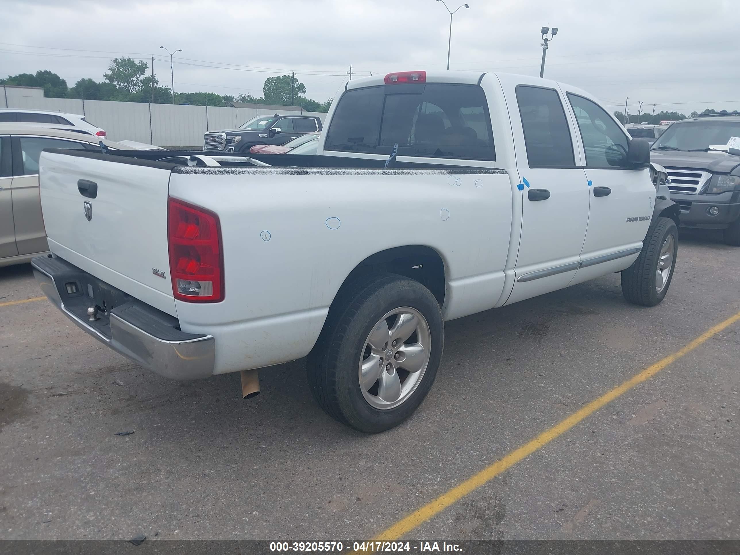 Photo 3 VIN: 1D7HA18N95S299804 - DODGE RAM 