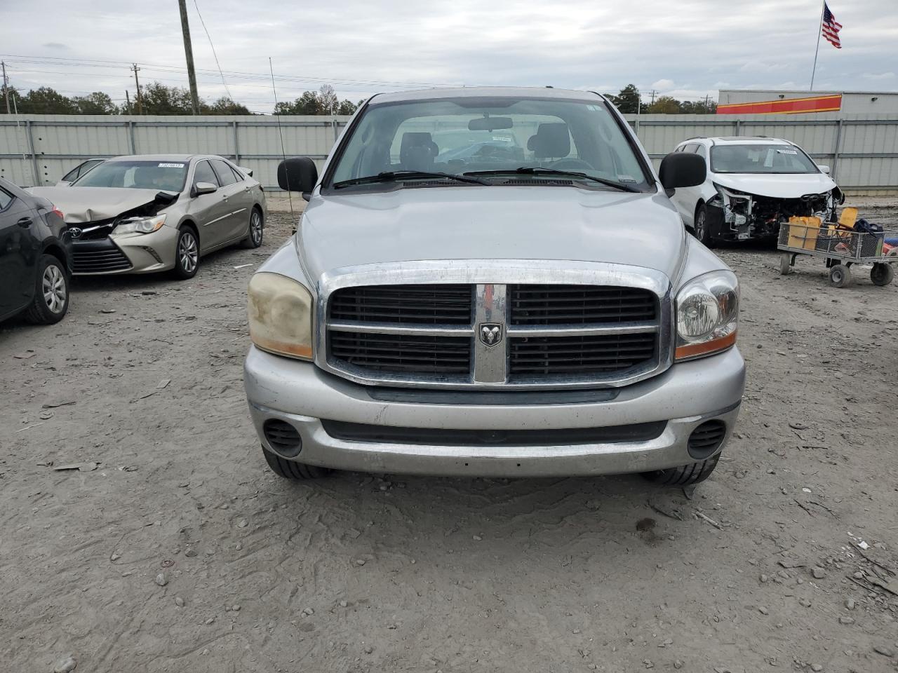 Photo 4 VIN: 1D7HA18N96J205878 - DODGE RAM 