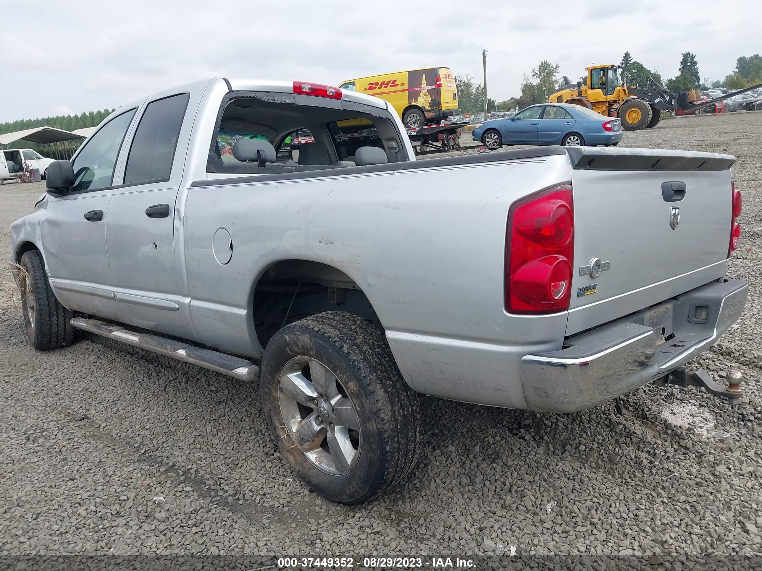 Photo 2 VIN: 1D7HA18P47S178456 - DODGE RAM 