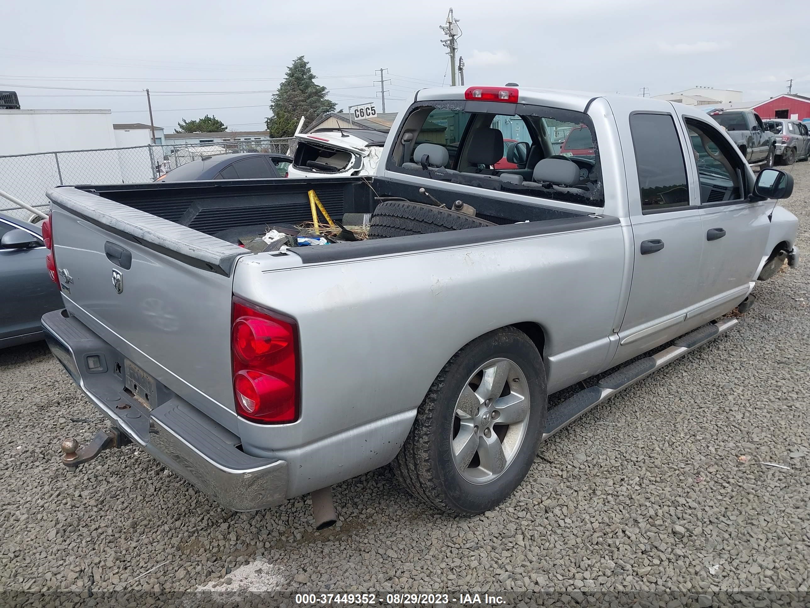 Photo 3 VIN: 1D7HA18P47S178456 - DODGE RAM 