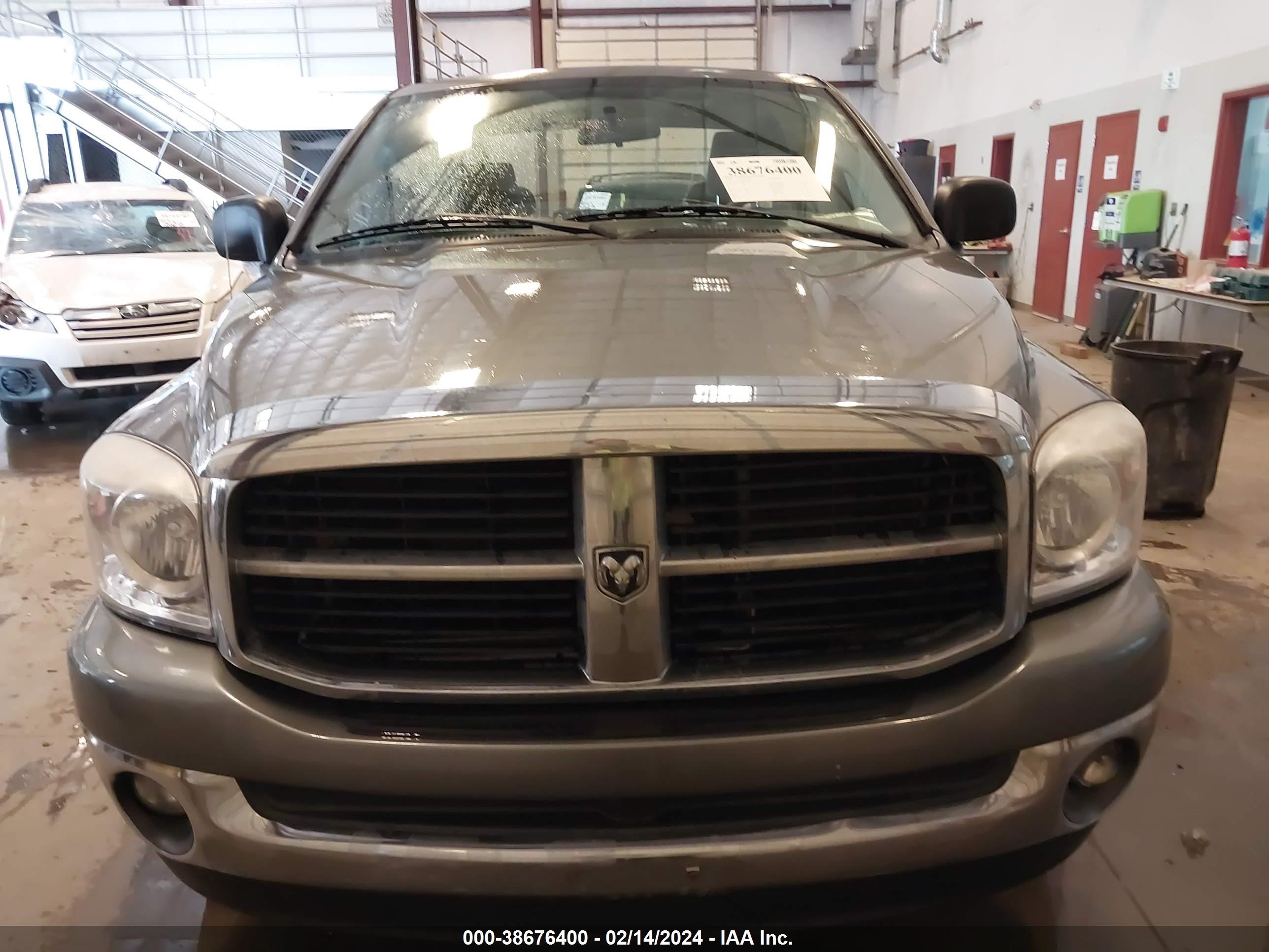 Photo 11 VIN: 1D7HA18P57S273981 - DODGE RAM 