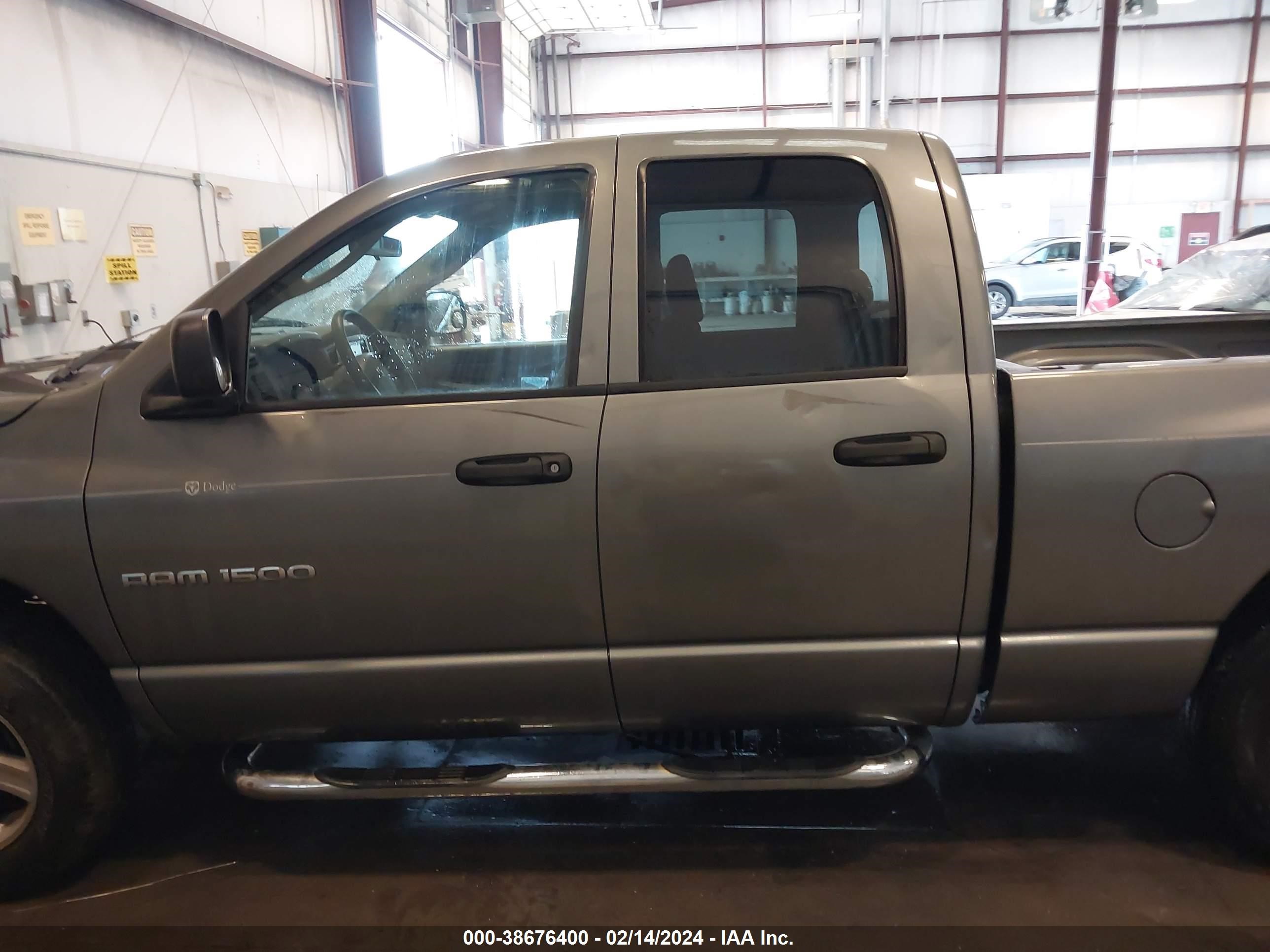 Photo 13 VIN: 1D7HA18P57S273981 - DODGE RAM 