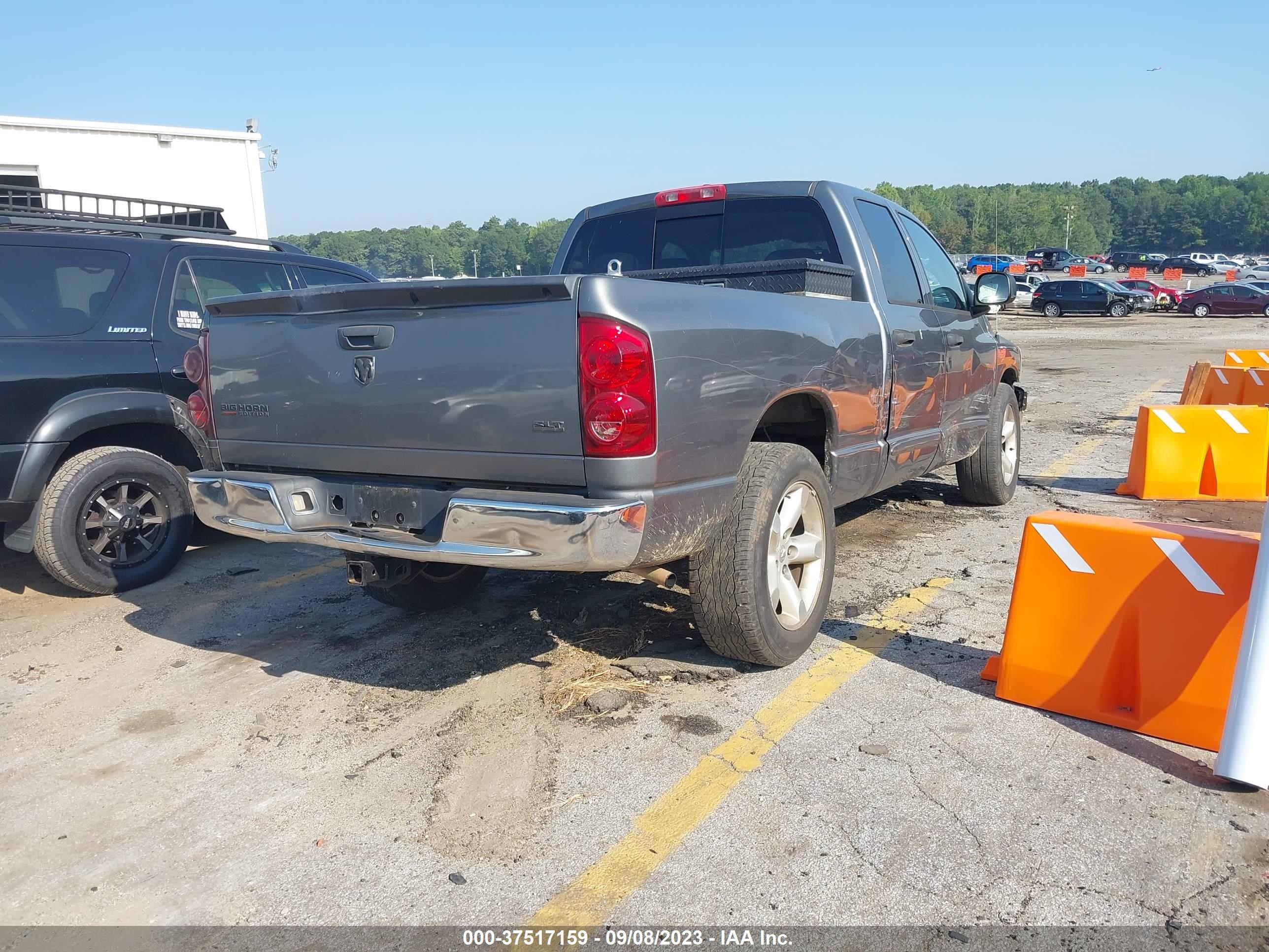 Photo 3 VIN: 1D7HA18P77S153454 - DODGE RAM 