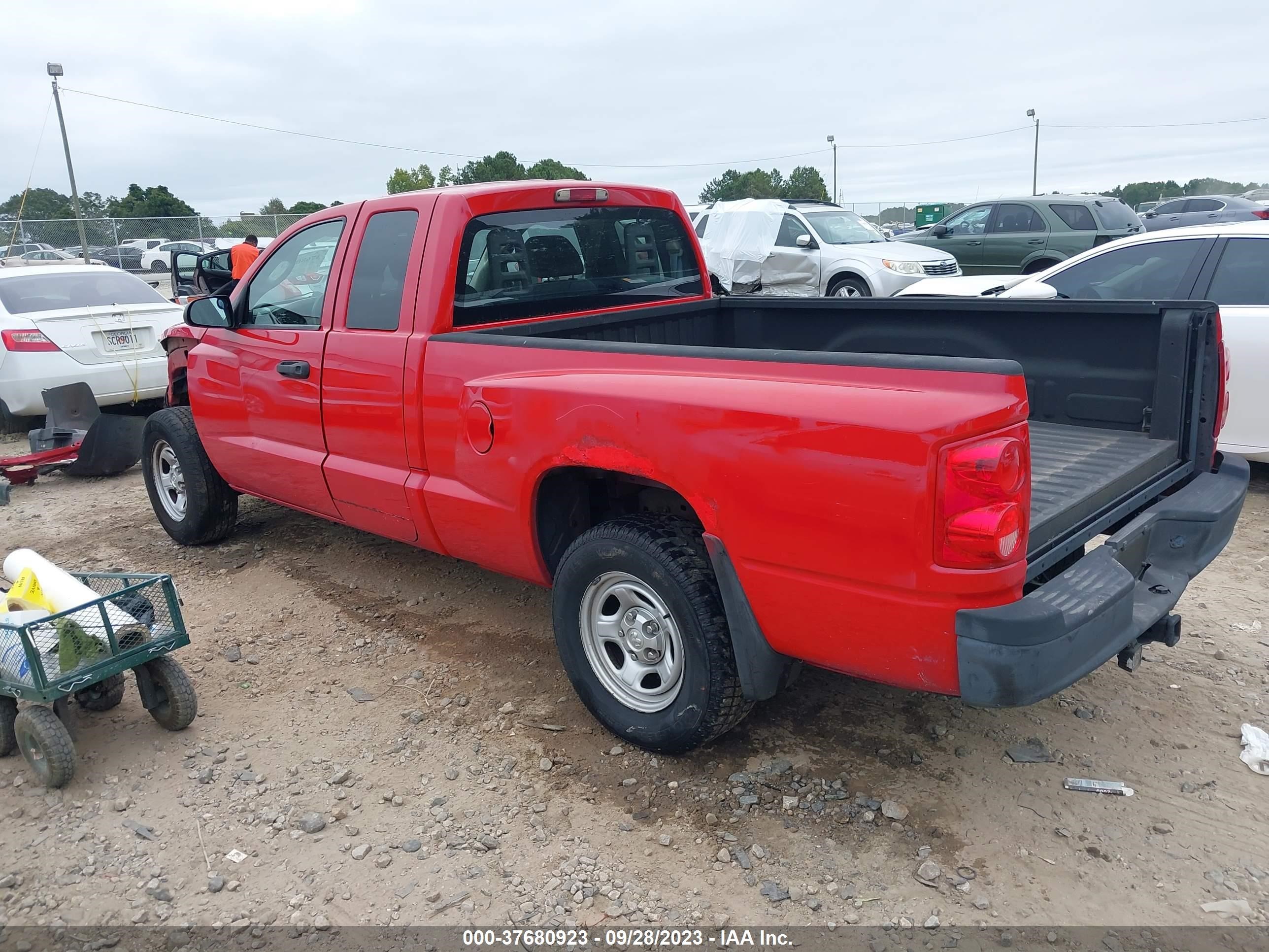 Photo 2 VIN: 1D7HE22KX7S147462 - DODGE DAKOTA 