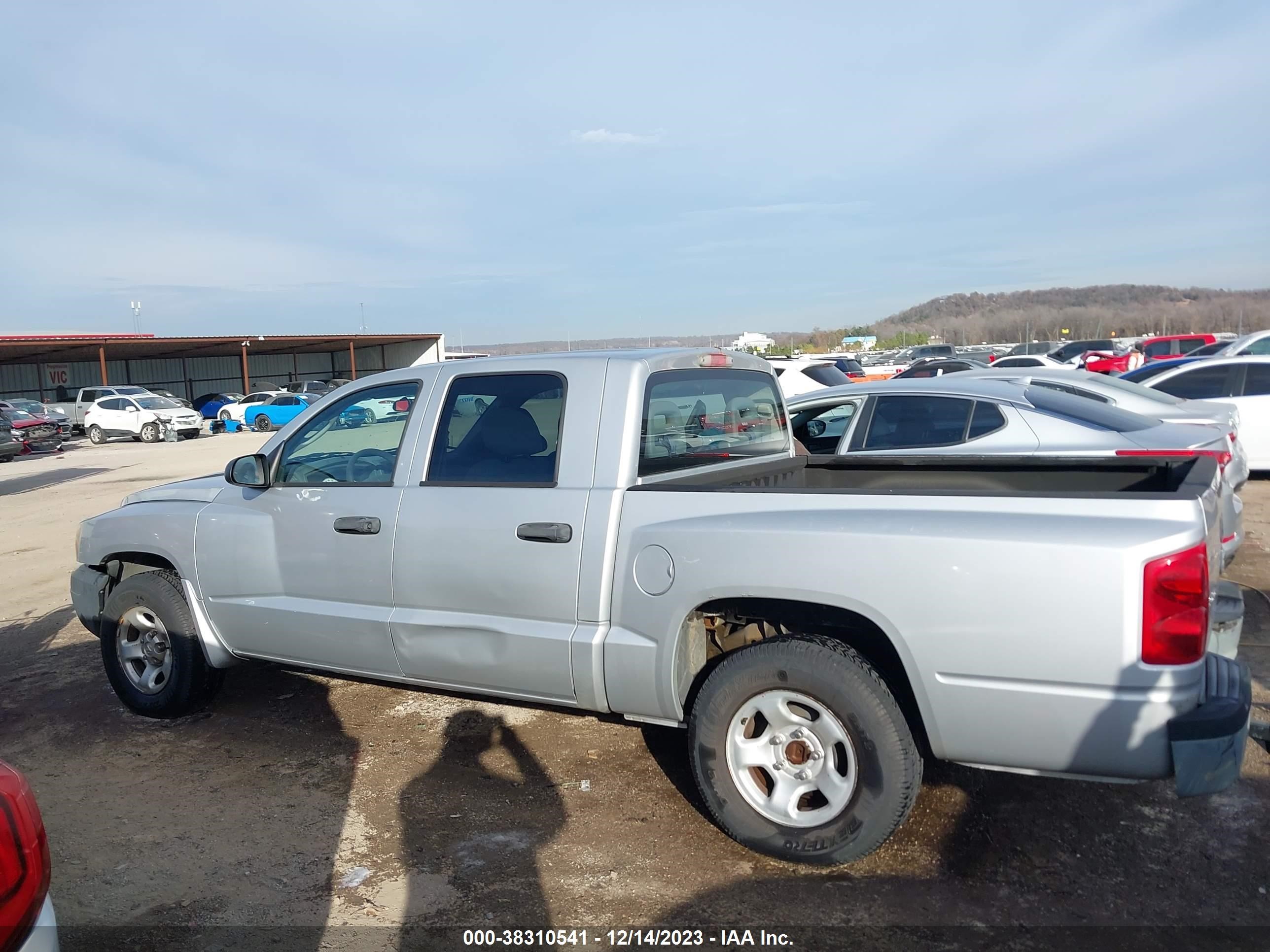 Photo 13 VIN: 1D7HE28K05S100316 - DODGE DAKOTA 