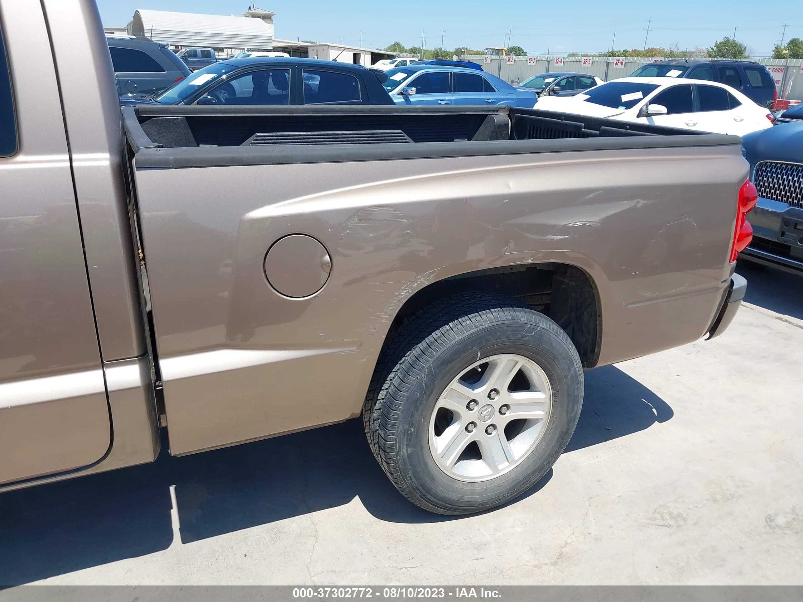 Photo 5 VIN: 1D7HE32K79S794376 - DODGE DAKOTA 