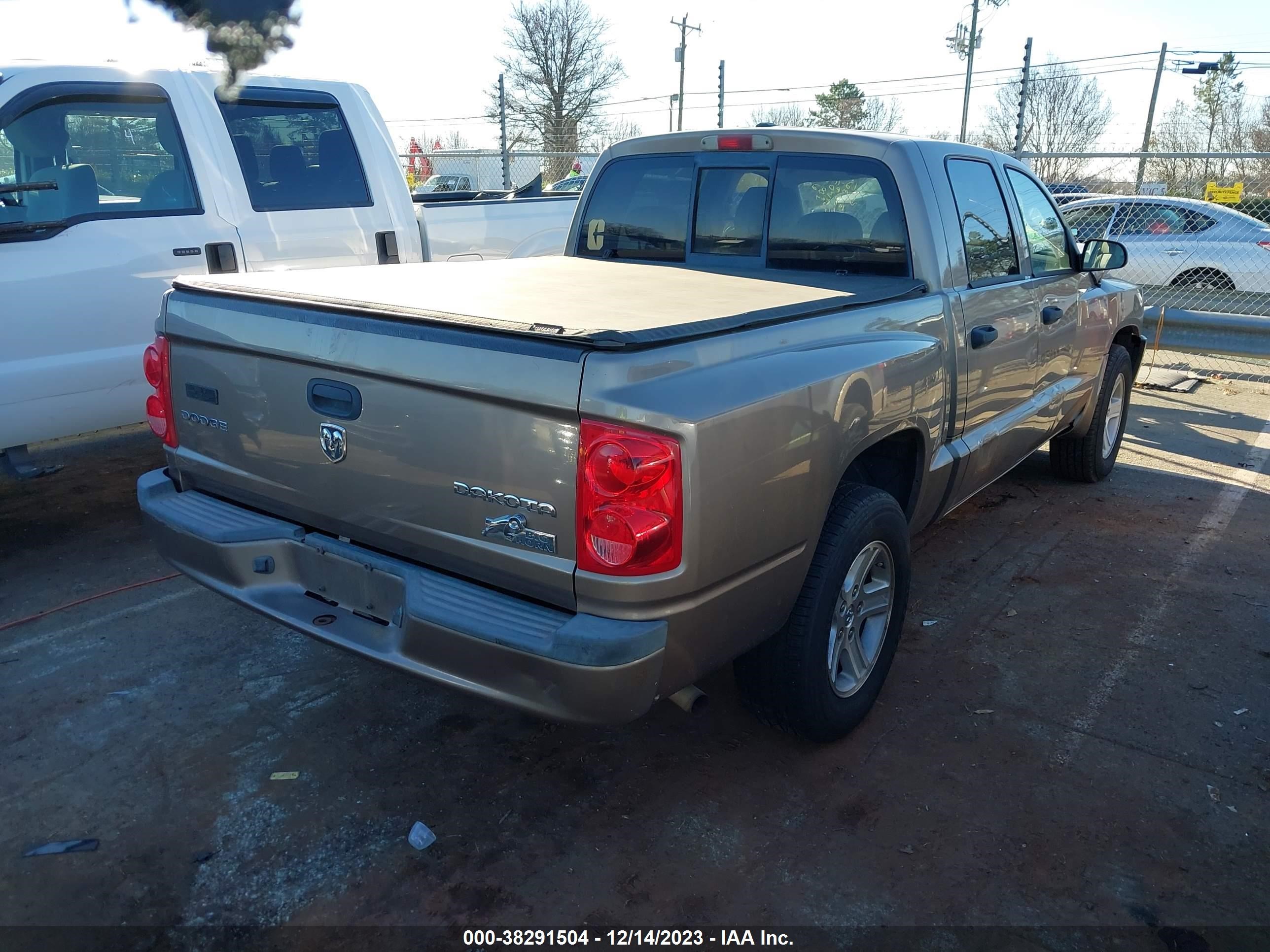 Photo 3 VIN: 1D7HE38K59S805382 - DODGE DAKOTA 