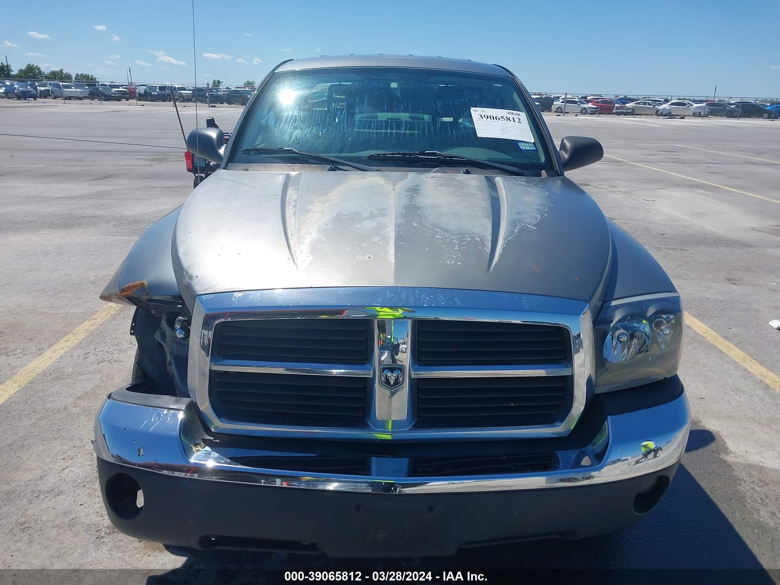 Photo 11 VIN: 1D7HE42K05S149665 - DODGE DAKOTA 