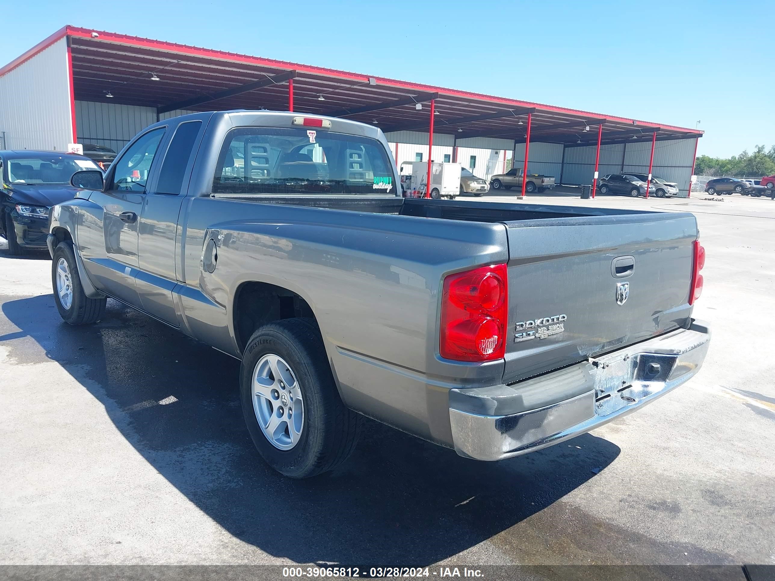 Photo 2 VIN: 1D7HE42K05S149665 - DODGE DAKOTA 