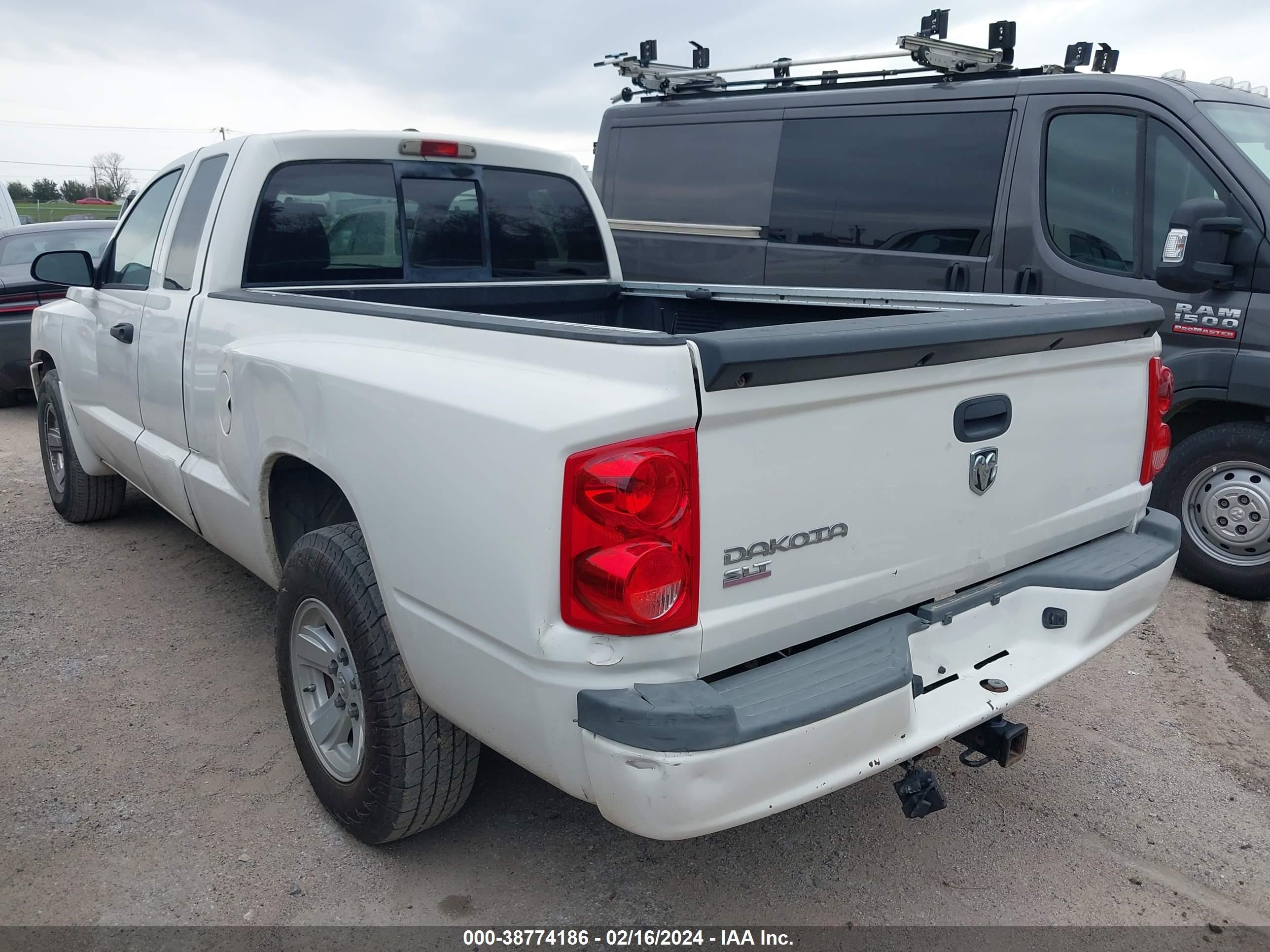 Photo 2 VIN: 1D7HE42K08S638300 - DODGE DAKOTA 