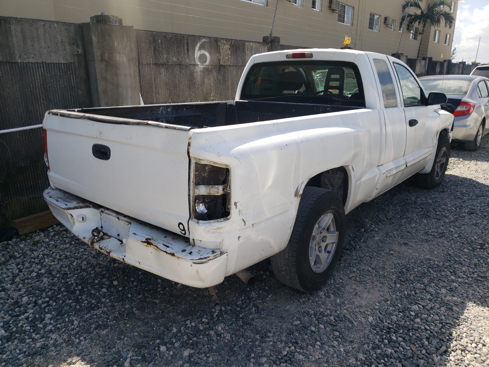 Photo 3 VIN: 1D7HE42K45S329604 - DODGE DAKOTA SLT 