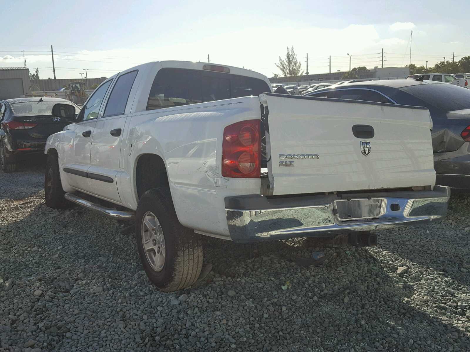 Photo 2 VIN: 1D7HE48K35S271220 - DODGE DAKOTA 