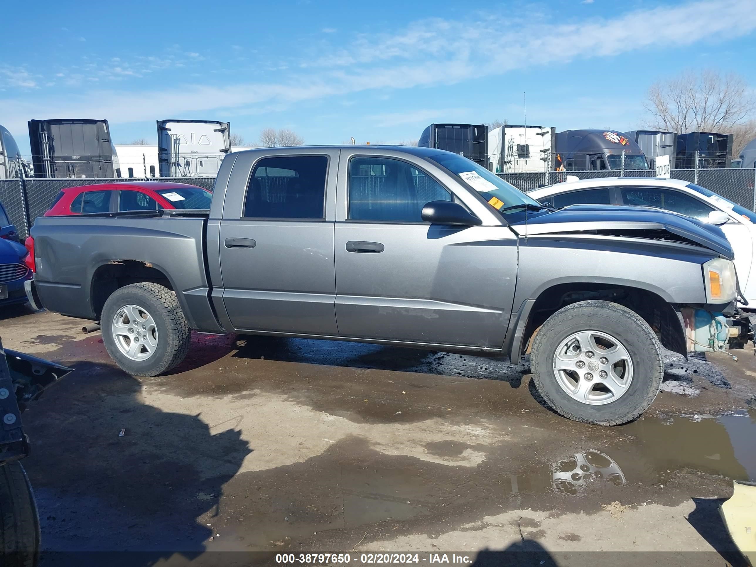 Photo 13 VIN: 1D7HE48N25S223041 - DODGE DAKOTA 