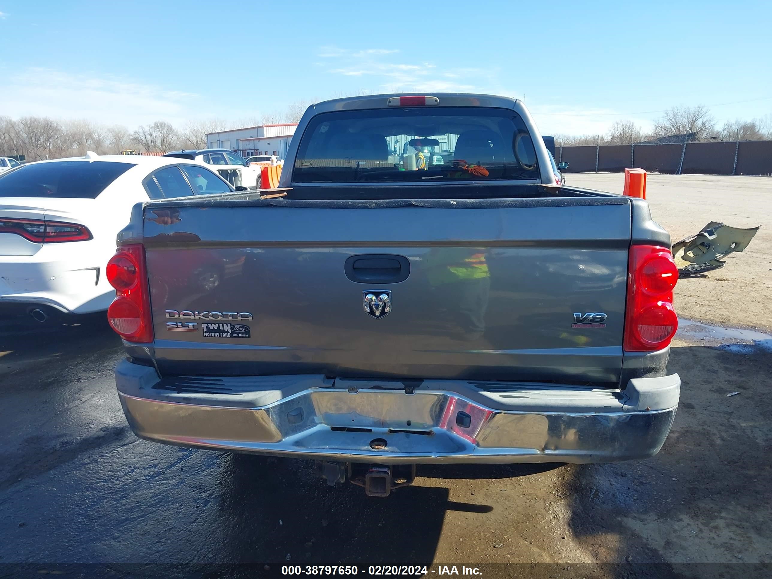 Photo 16 VIN: 1D7HE48N25S223041 - DODGE DAKOTA 