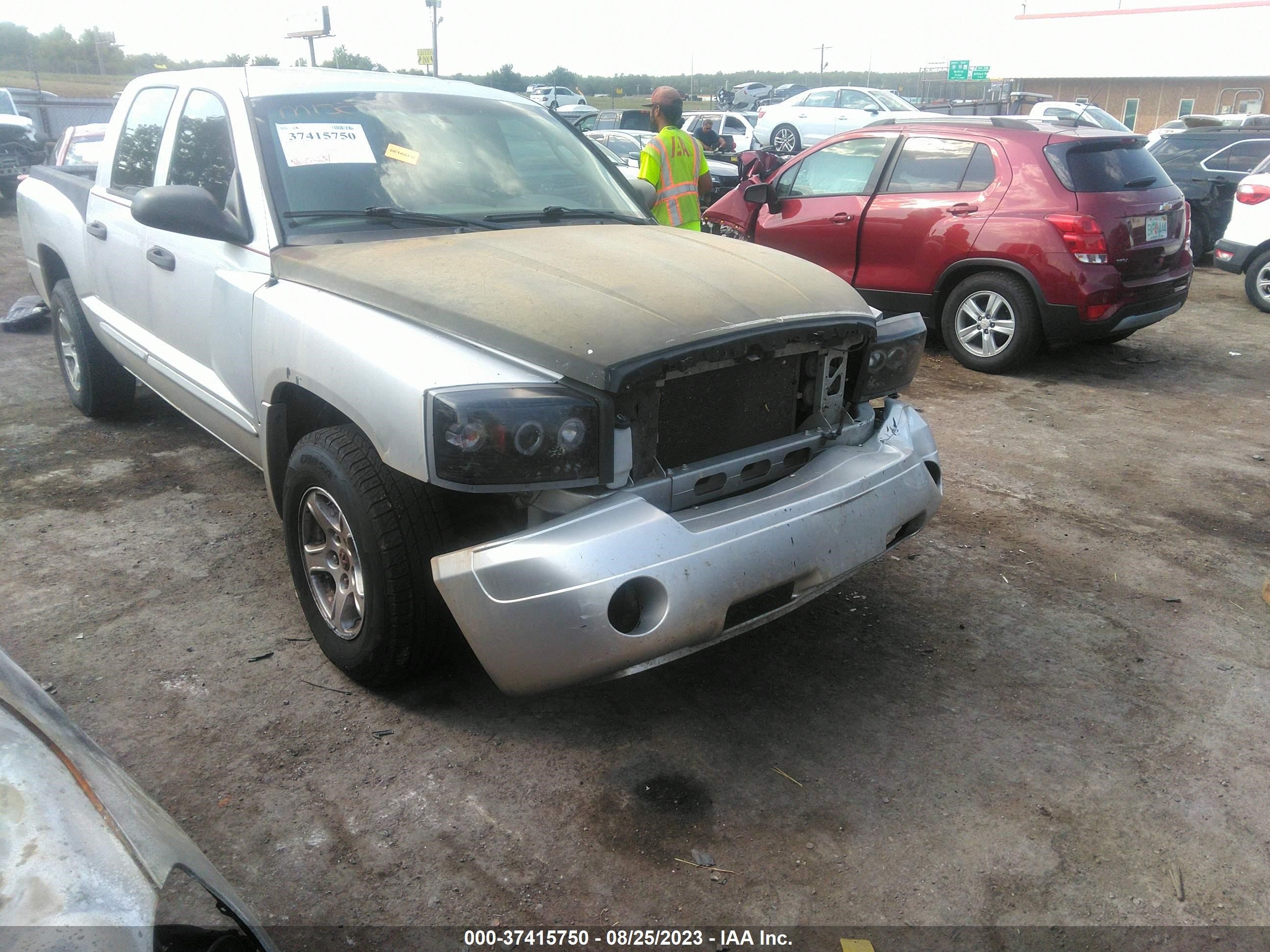 Photo 5 VIN: 1D7HE48N66S646528 - DODGE DAKOTA 