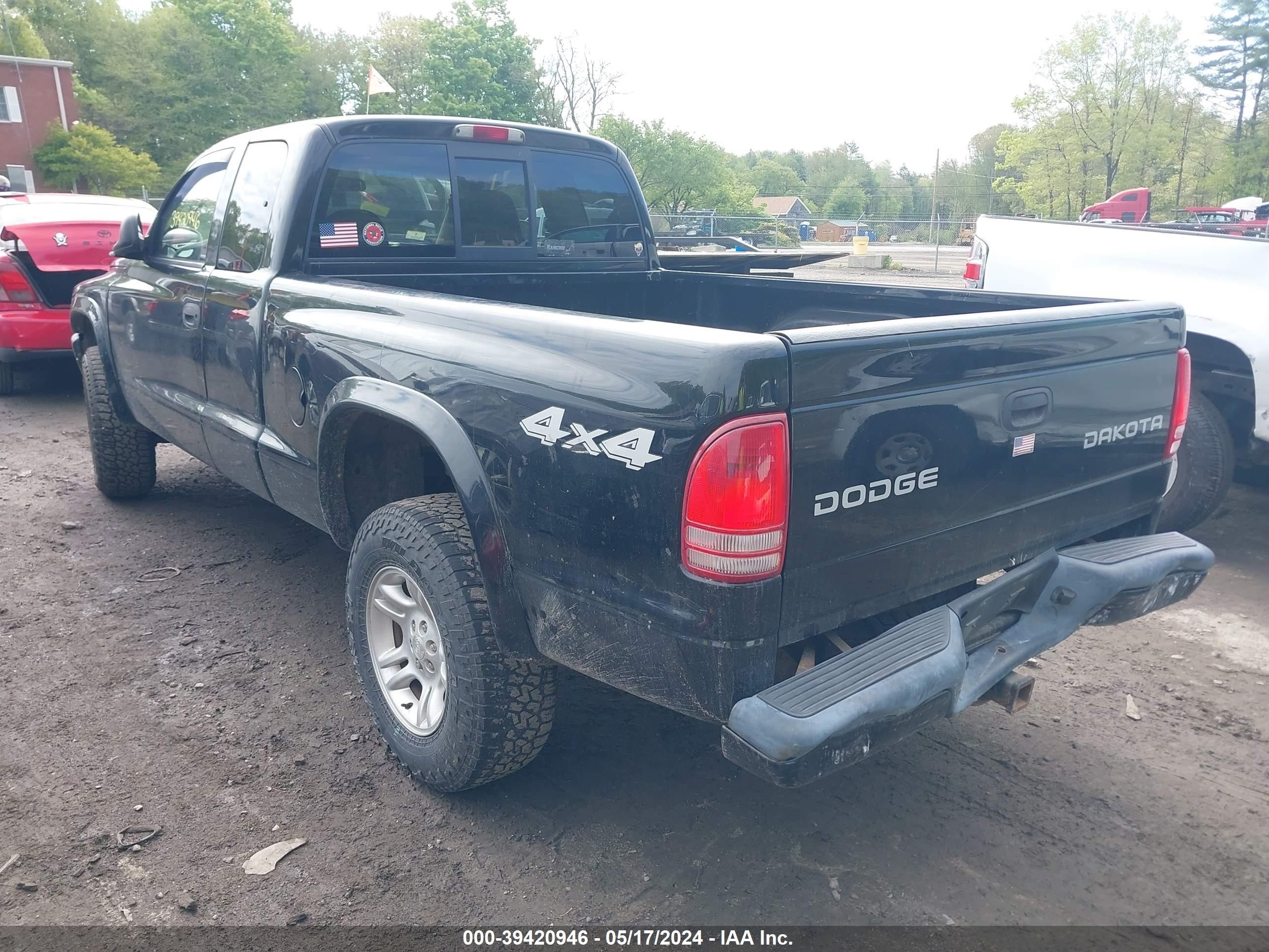 Photo 2 VIN: 1D7HG32NX4S749753 - DODGE DAKOTA 