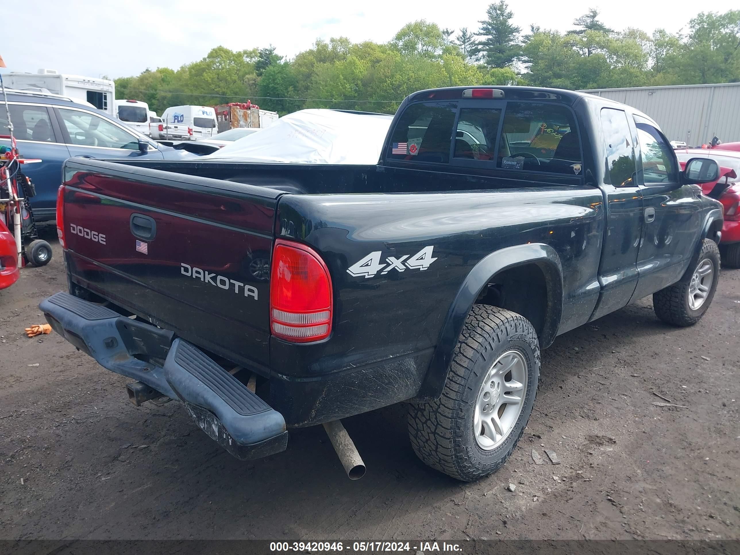 Photo 3 VIN: 1D7HG32NX4S749753 - DODGE DAKOTA 