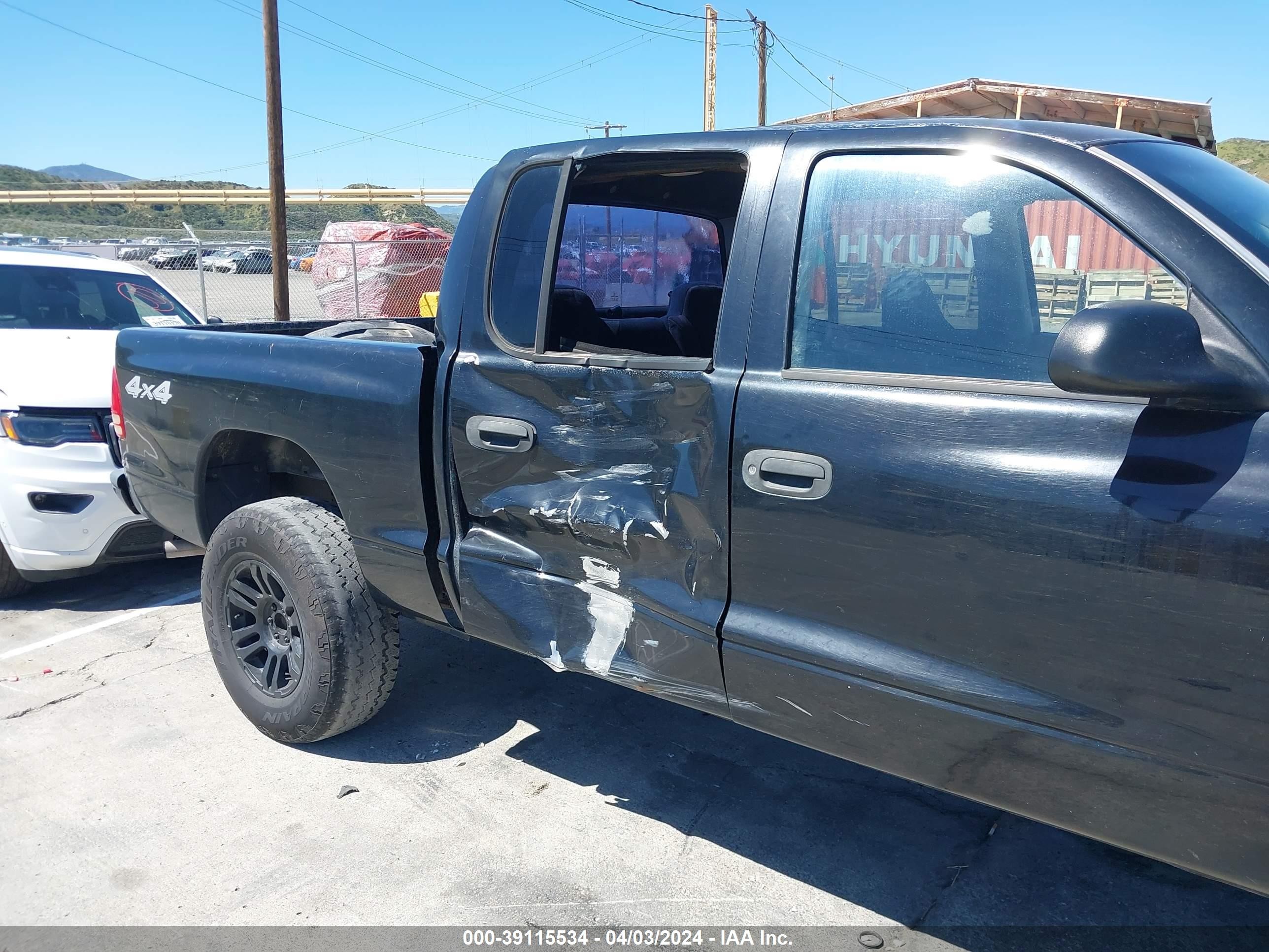 Photo 16 VIN: 1D7HG38K64S732347 - DODGE DAKOTA 