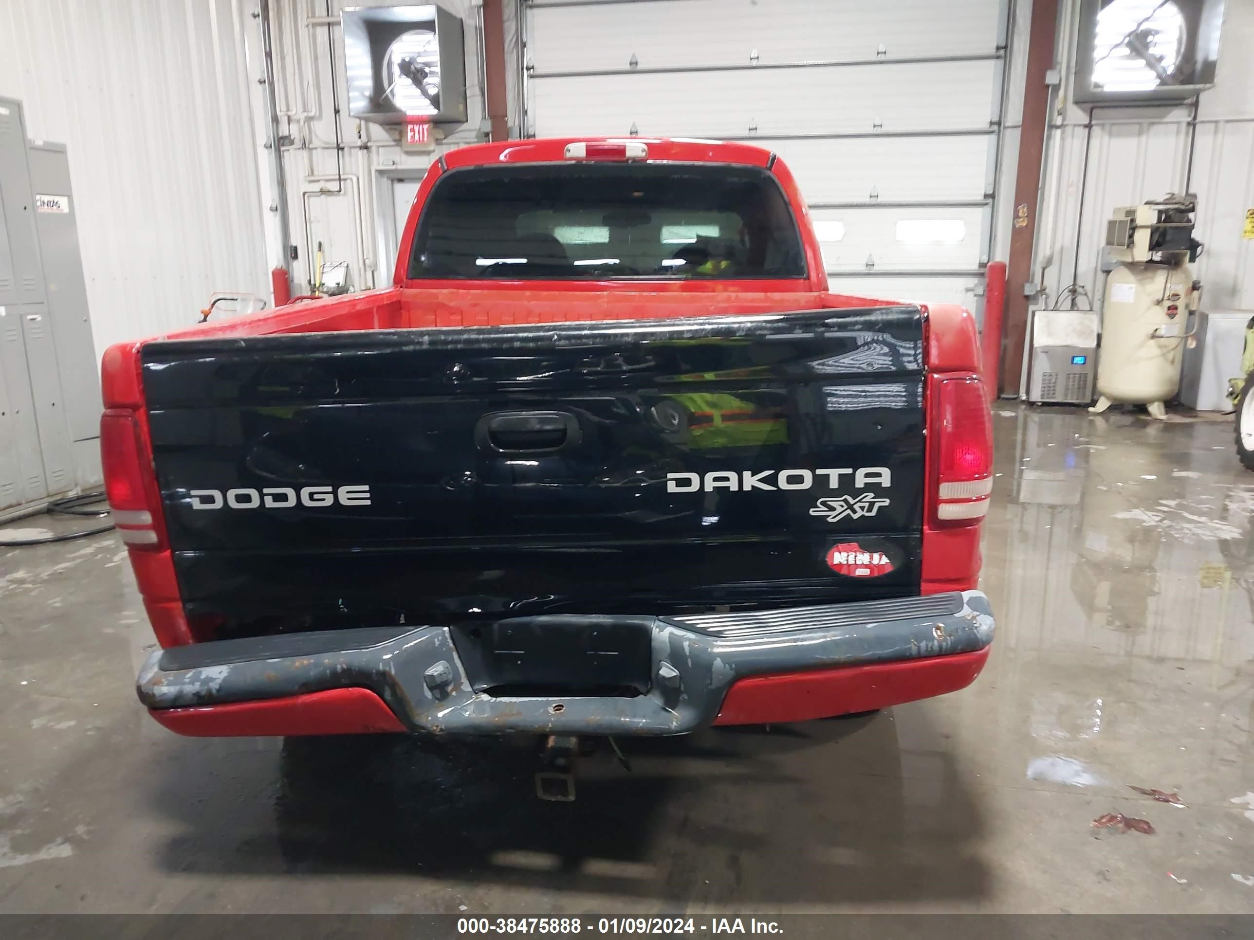 Photo 16 VIN: 1D7HG38K94S686819 - DODGE DAKOTA 