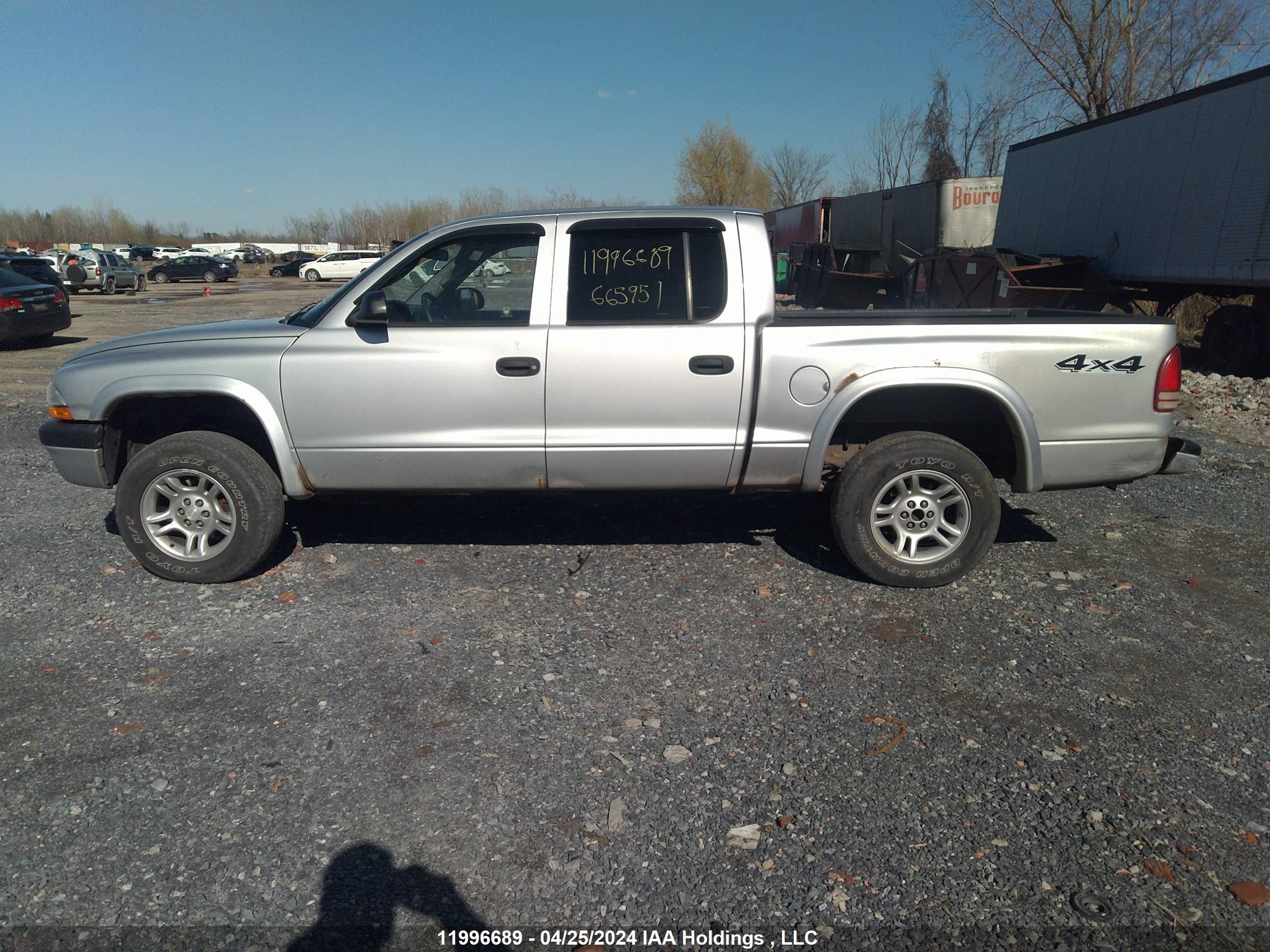 Photo 14 VIN: 1D7HG38N04S665951 - DODGE DAKOTA 