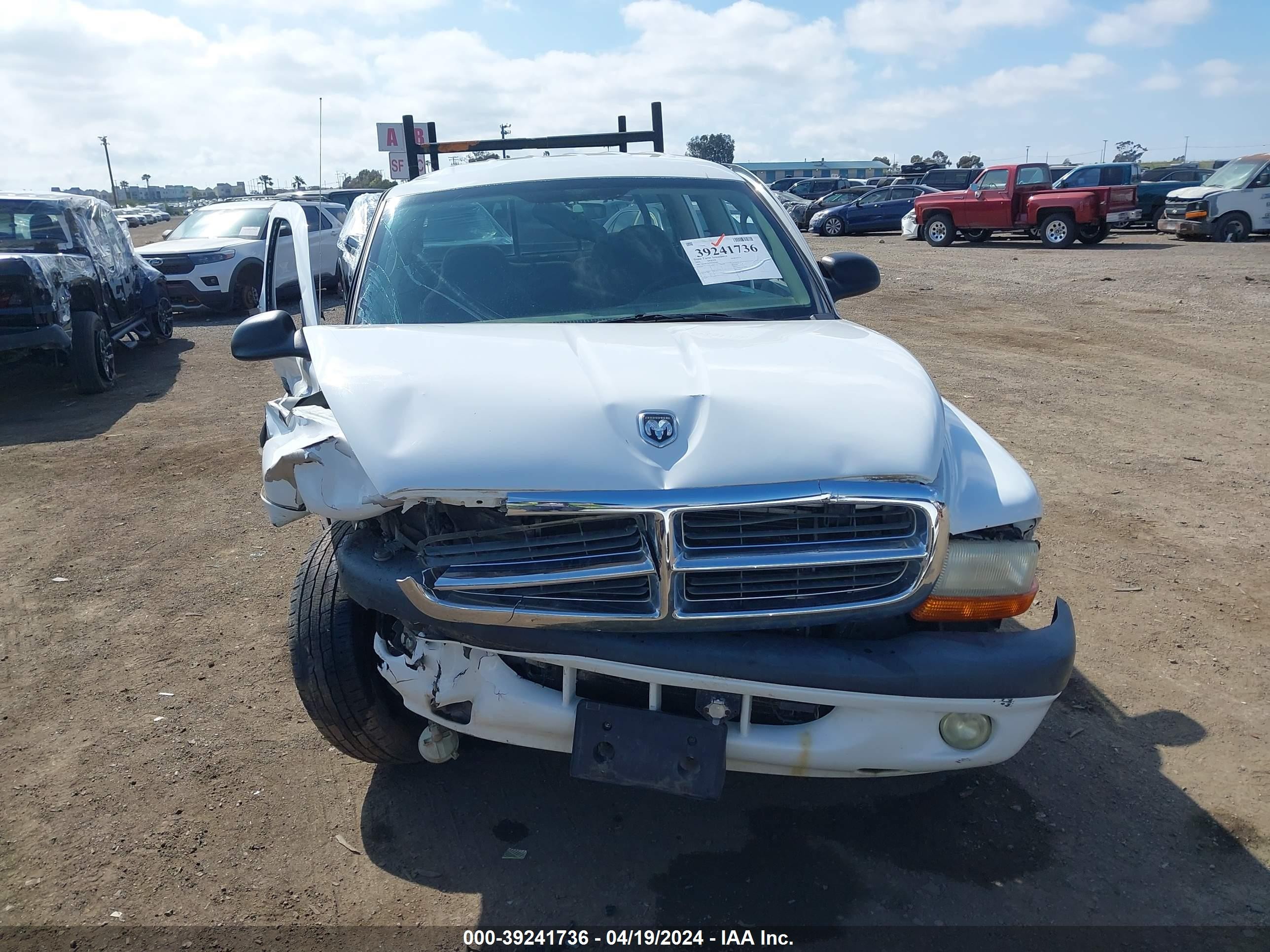 Photo 11 VIN: 1D7HG38N34S525201 - DODGE DAKOTA 