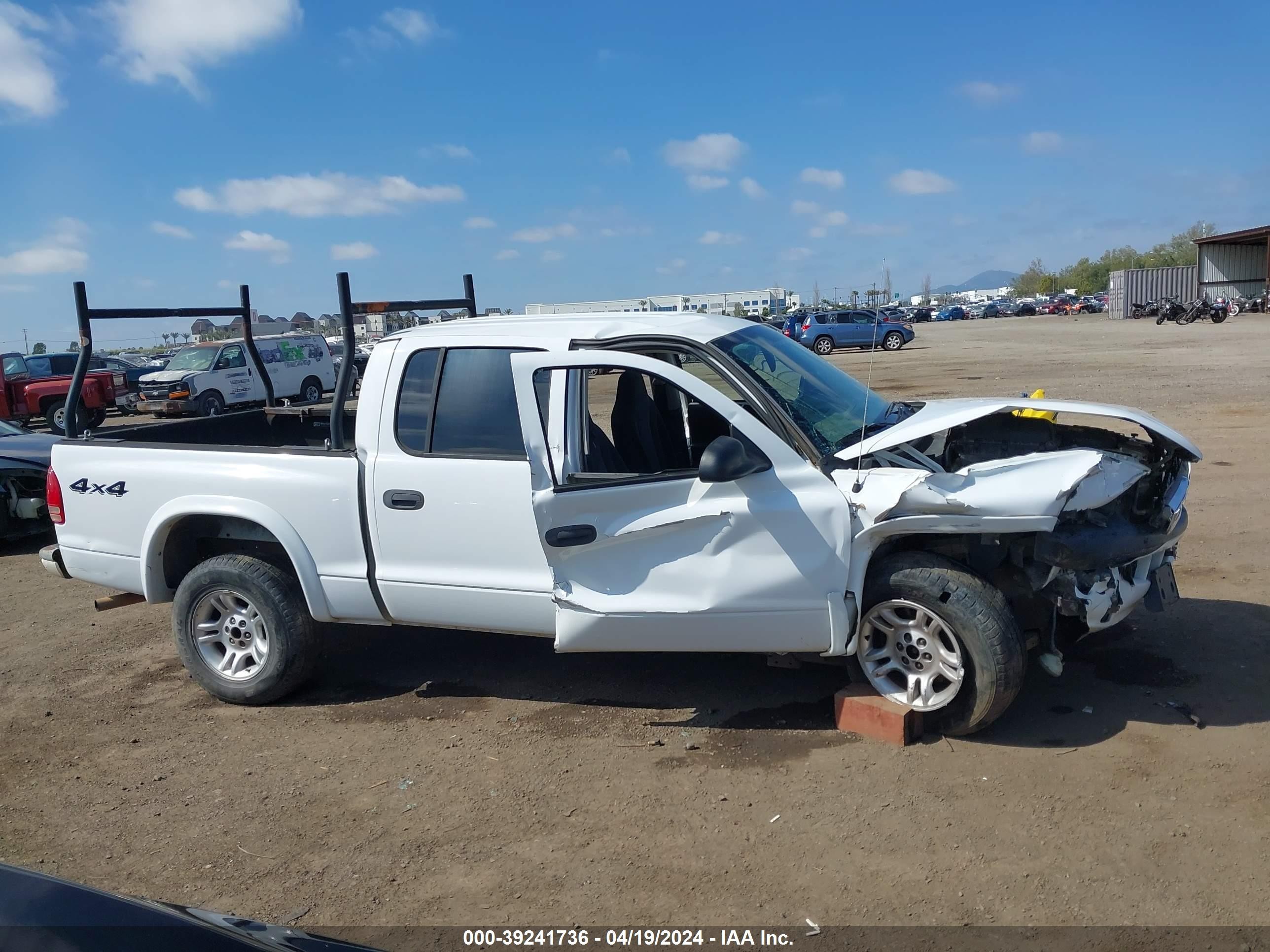 Photo 12 VIN: 1D7HG38N34S525201 - DODGE DAKOTA 