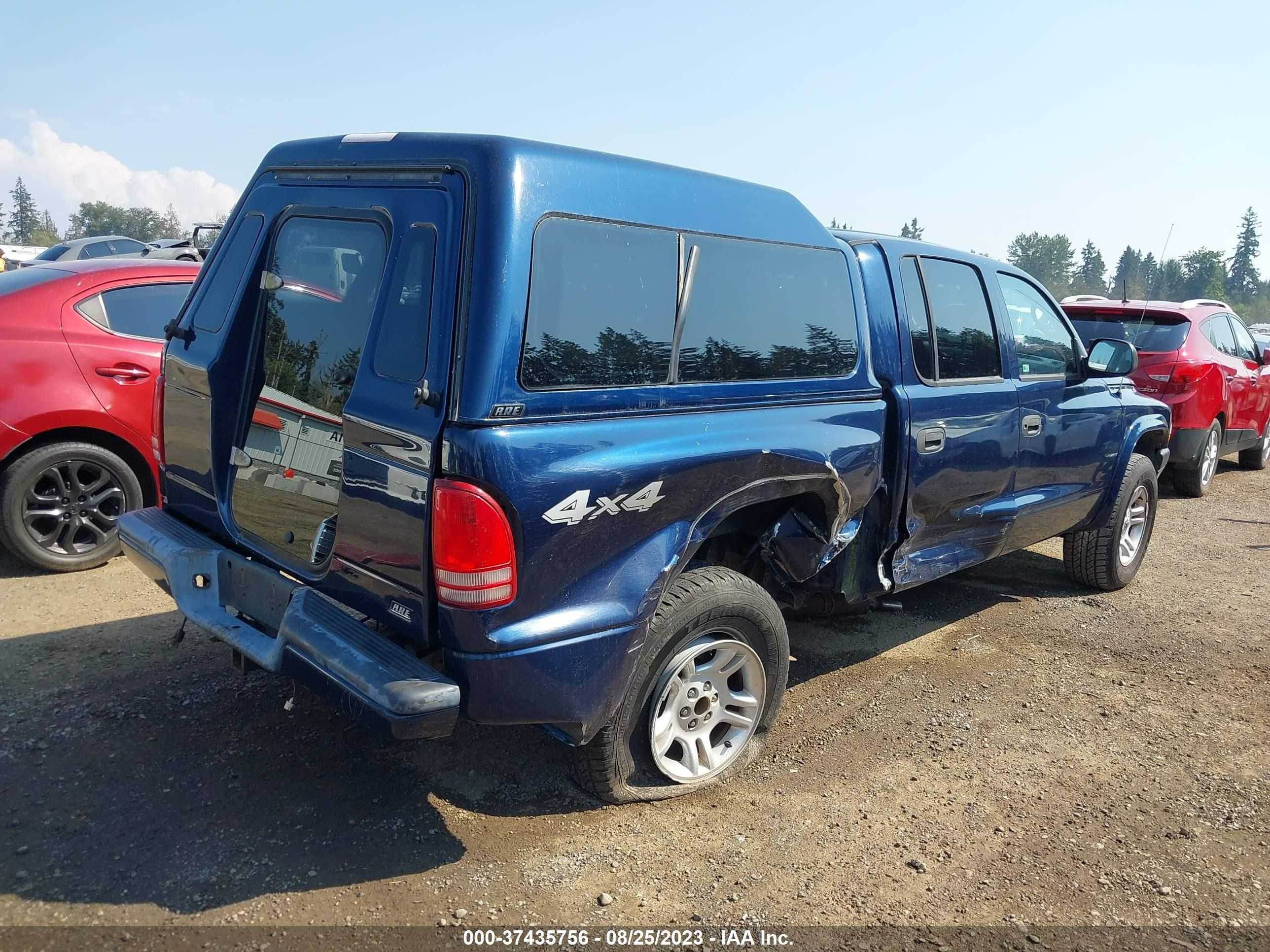 Photo 3 VIN: 1D7HG38NX3S284381 - DODGE DAKOTA 