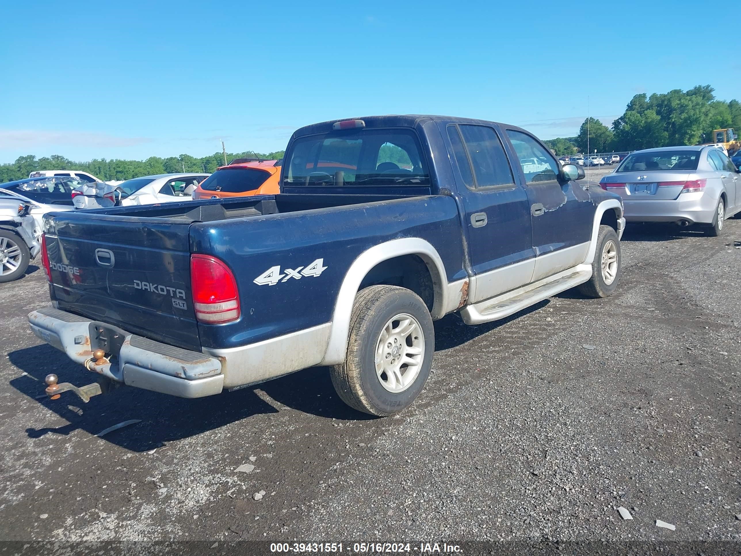 Photo 3 VIN: 1D7HG48N83S324883 - DODGE DAKOTA 