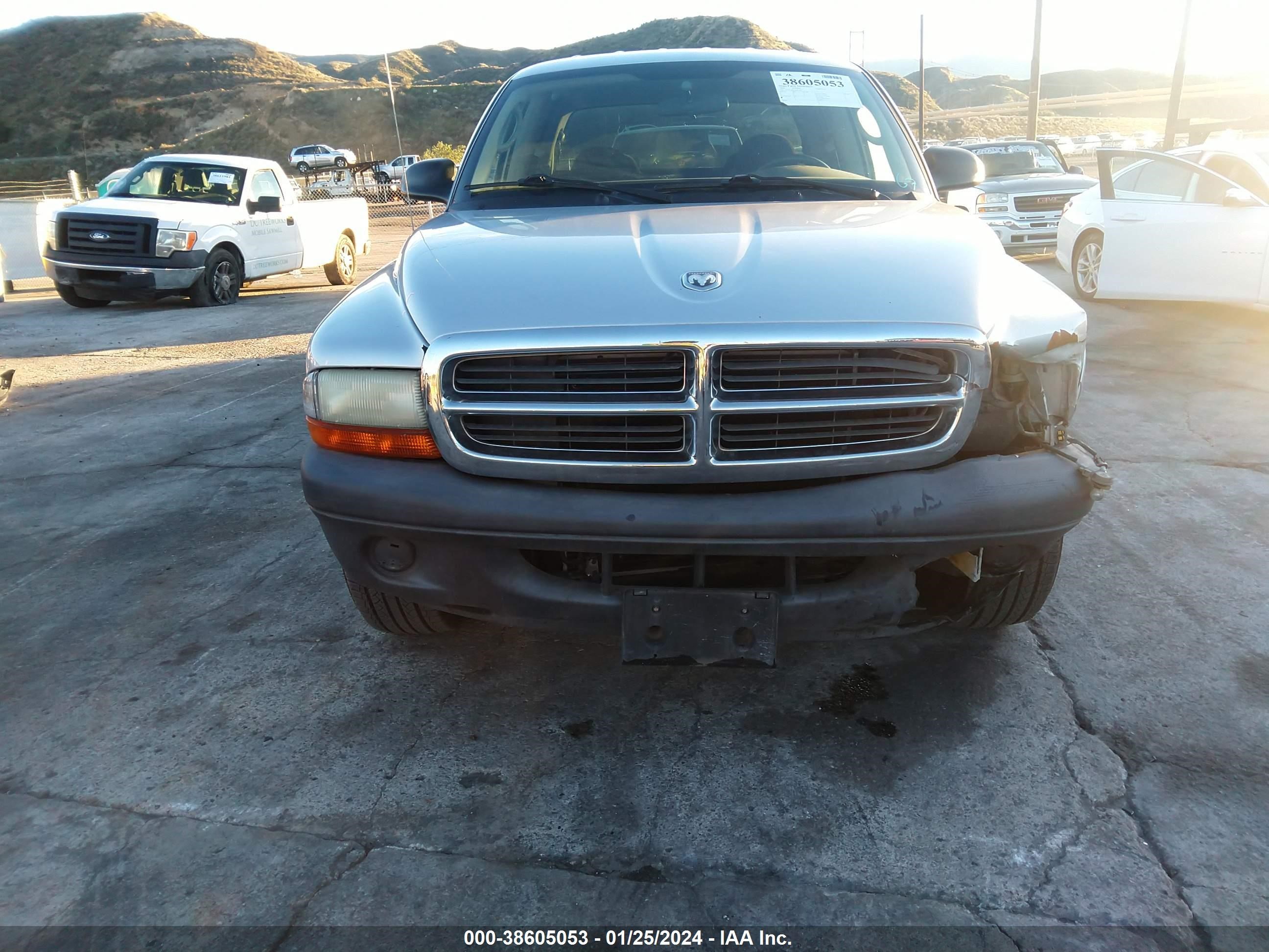 Photo 11 VIN: 1D7HL38K34S587201 - DODGE DAKOTA 