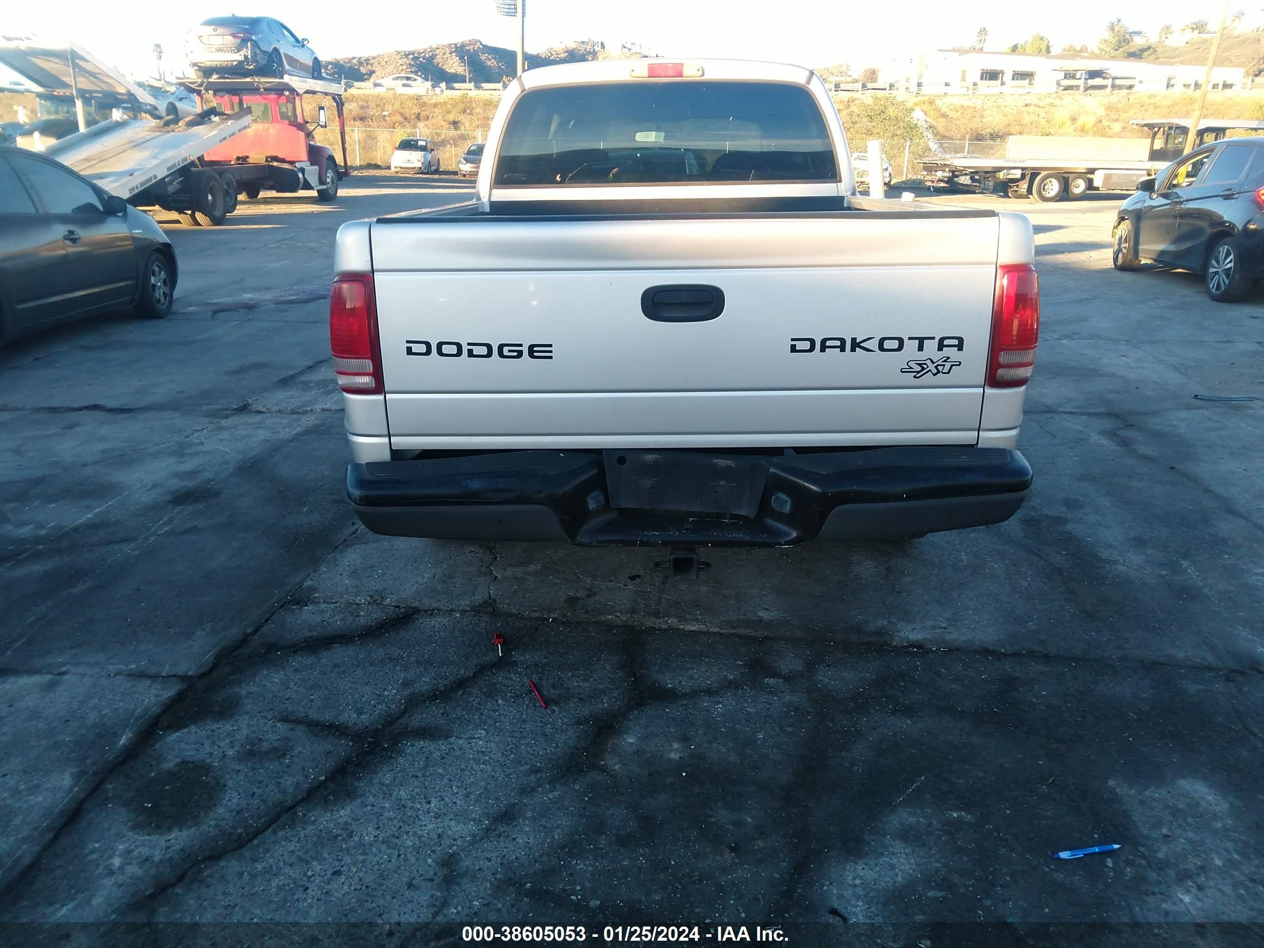 Photo 15 VIN: 1D7HL38K34S587201 - DODGE DAKOTA 