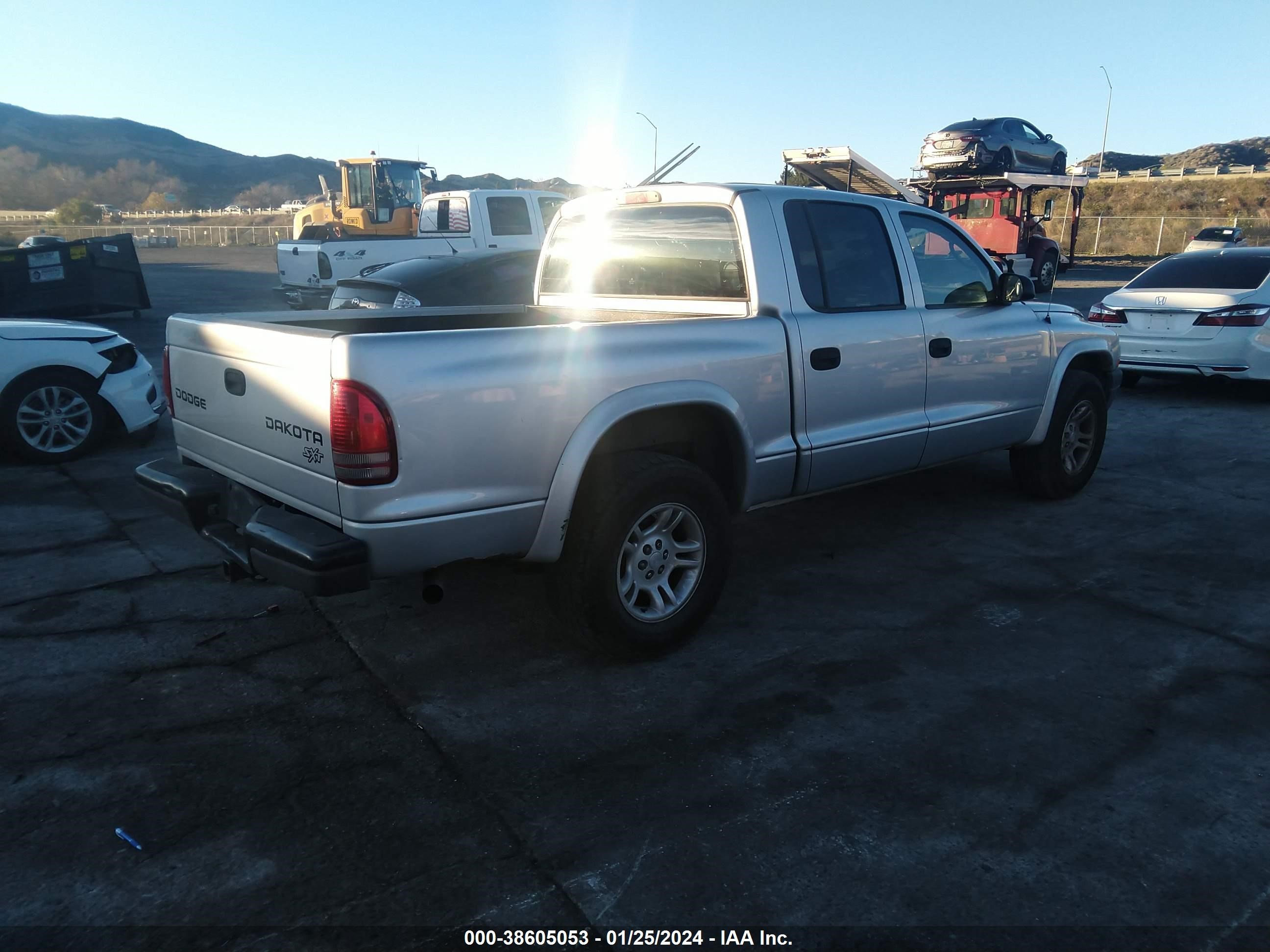 Photo 3 VIN: 1D7HL38K34S587201 - DODGE DAKOTA 