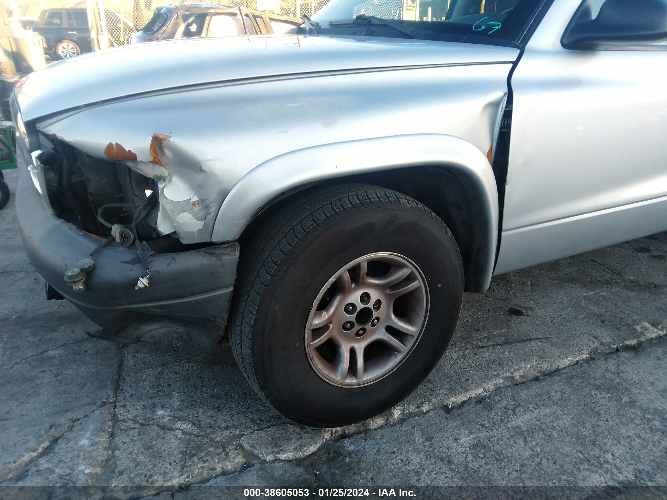 Photo 5 VIN: 1D7HL38K34S587201 - DODGE DAKOTA 