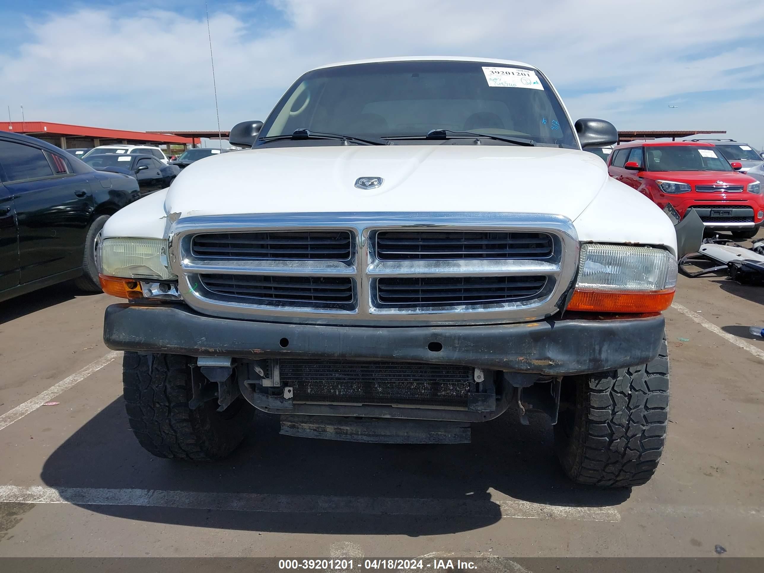 Photo 5 VIN: 1D7HL38N84S547853 - DODGE DAKOTA 