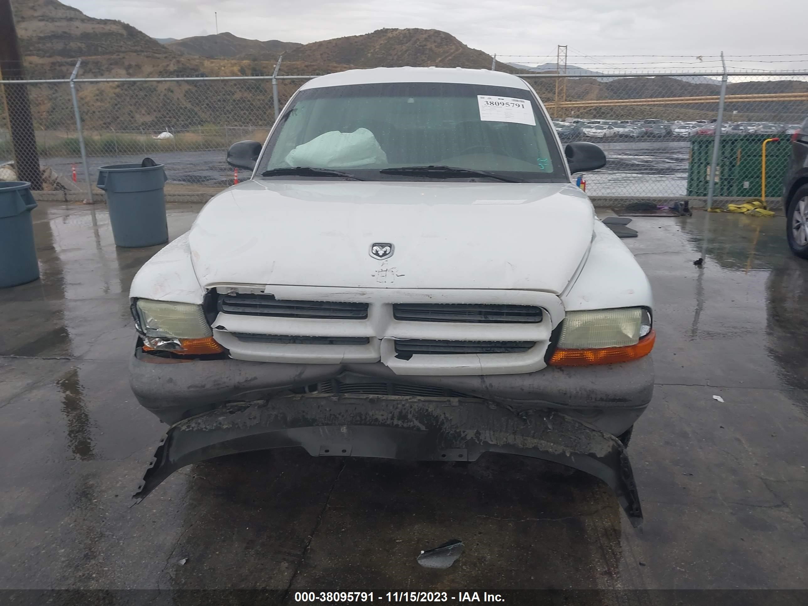 Photo 10 VIN: 1D7HL38X23S275297 - DODGE DAKOTA 