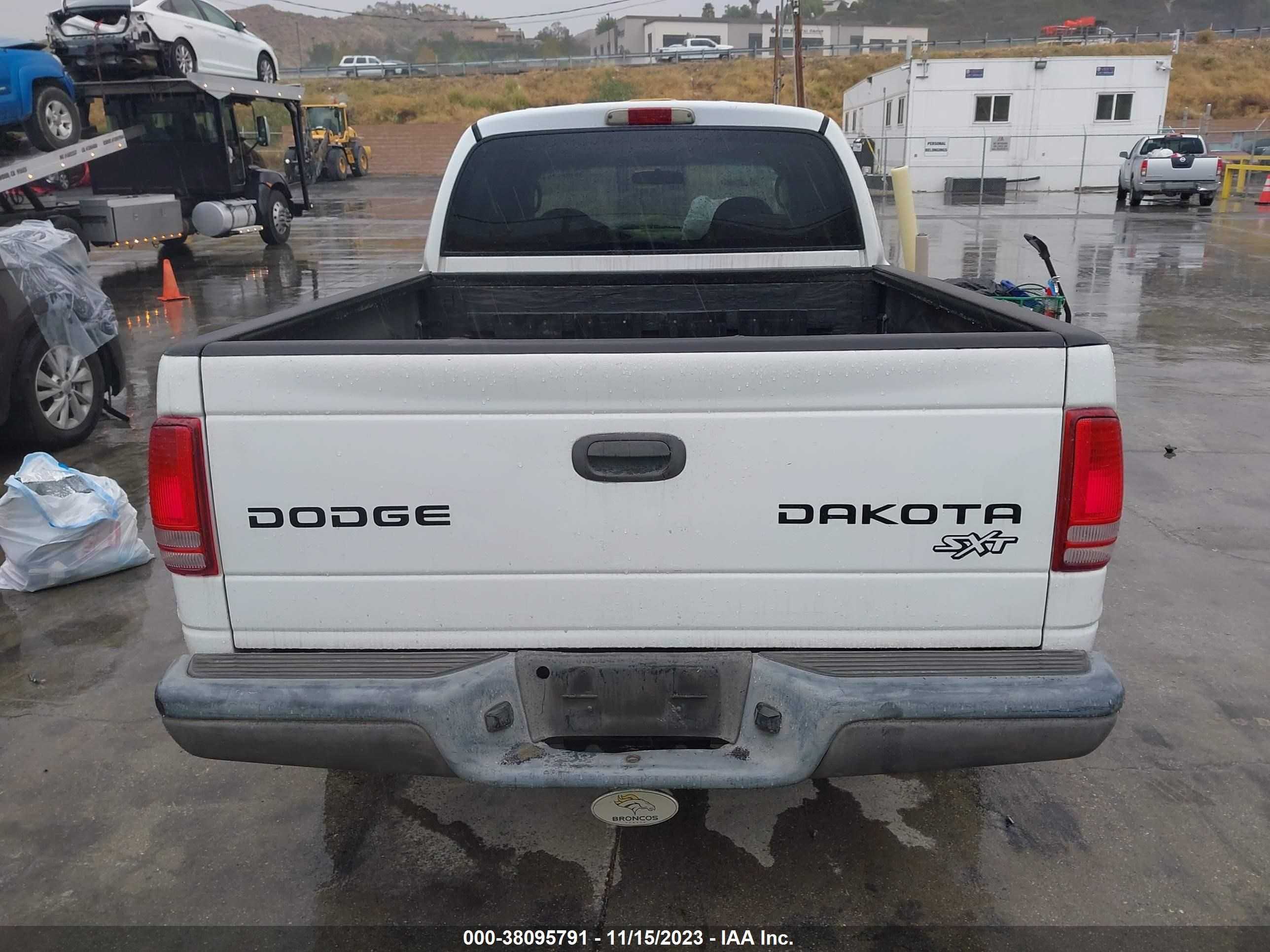 Photo 14 VIN: 1D7HL38X23S275297 - DODGE DAKOTA 