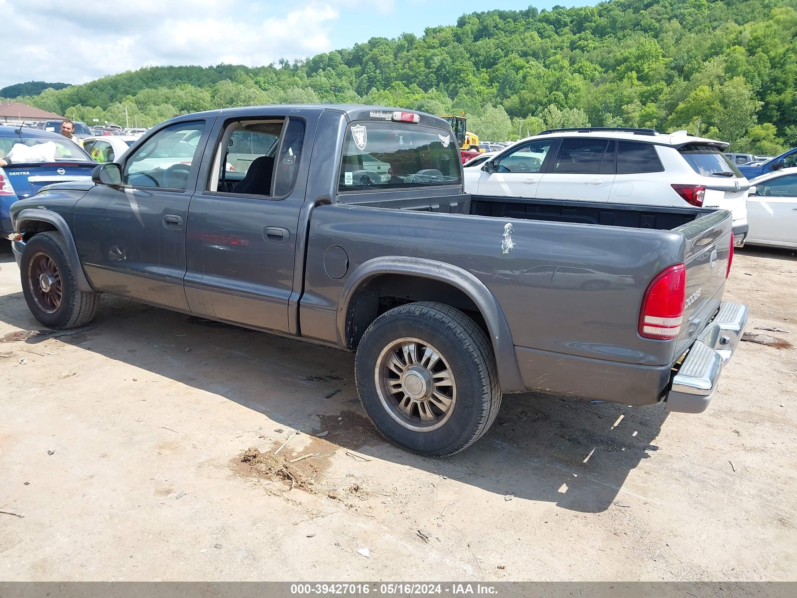 Photo 2 VIN: 1D7HL48N84S508931 - DODGE DAKOTA 