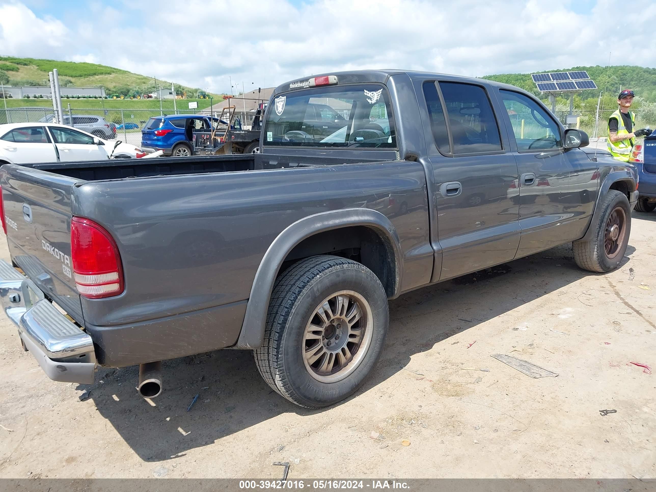 Photo 3 VIN: 1D7HL48N84S508931 - DODGE DAKOTA 