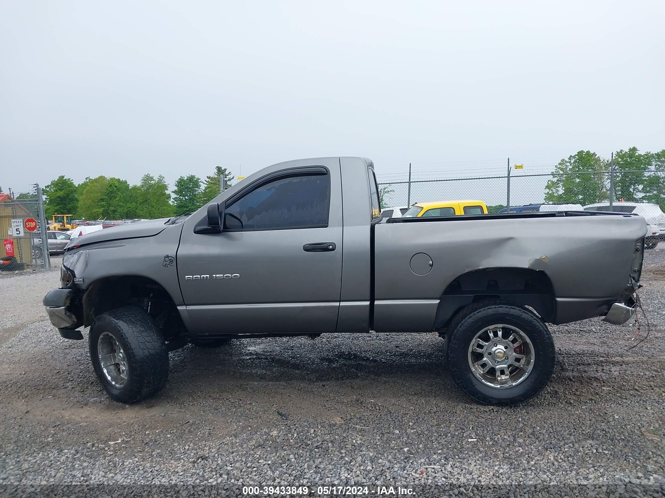 Photo 13 VIN: 1D7HU16D05J607983 - DODGE RAM 