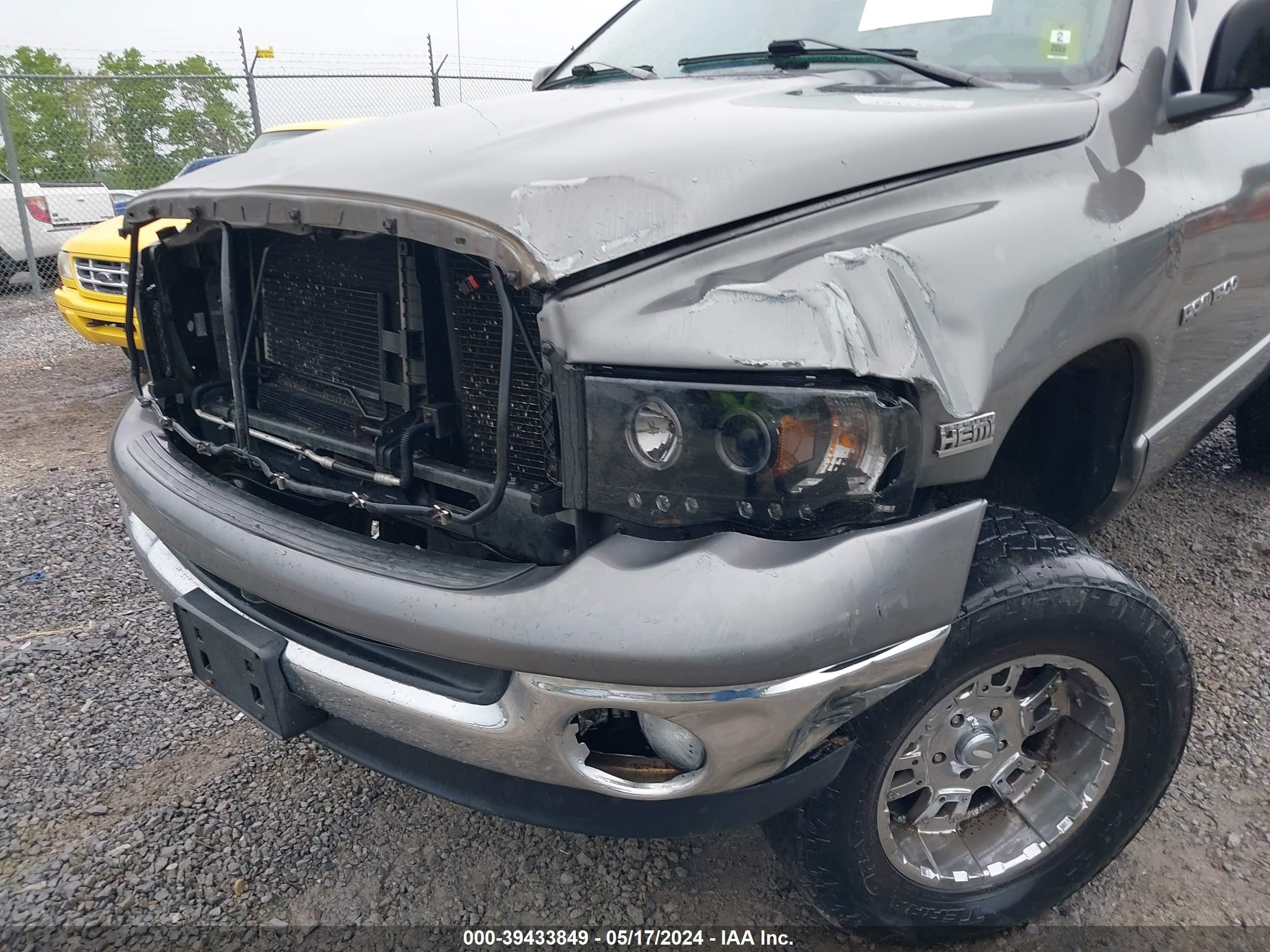 Photo 5 VIN: 1D7HU16D05J607983 - DODGE RAM 