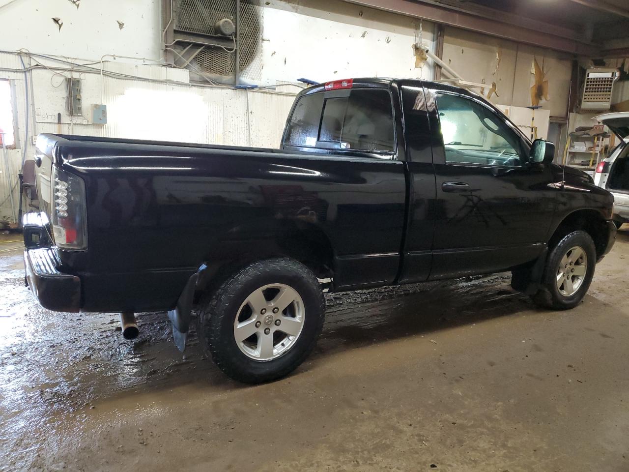 Photo 2 VIN: 1D7HU16D33J639968 - DODGE RAM 